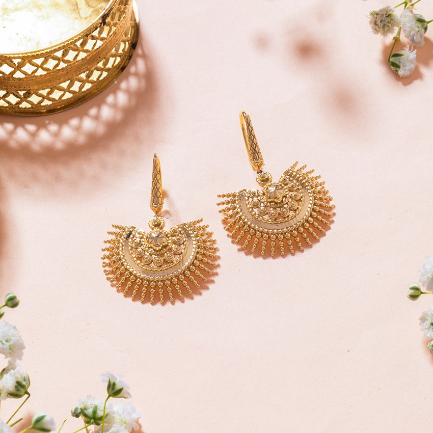 Jewellery and Confidence: How Accessories Empower Self-Expression