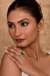 UNIHLC Emerald Oval Ring