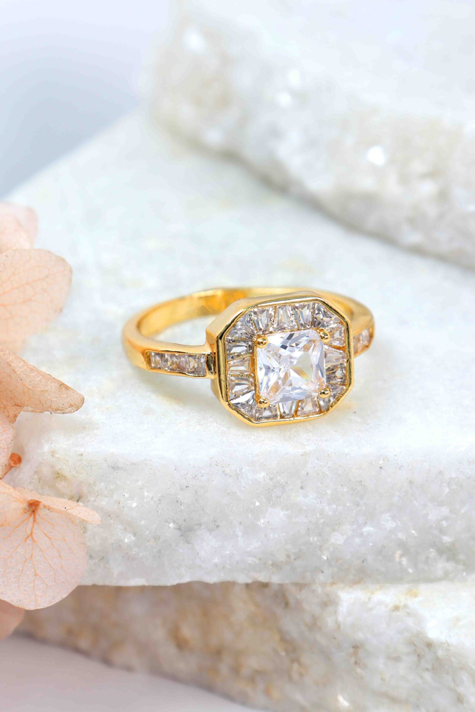 UNIHLC Regal Radiance Ring - Image 4
