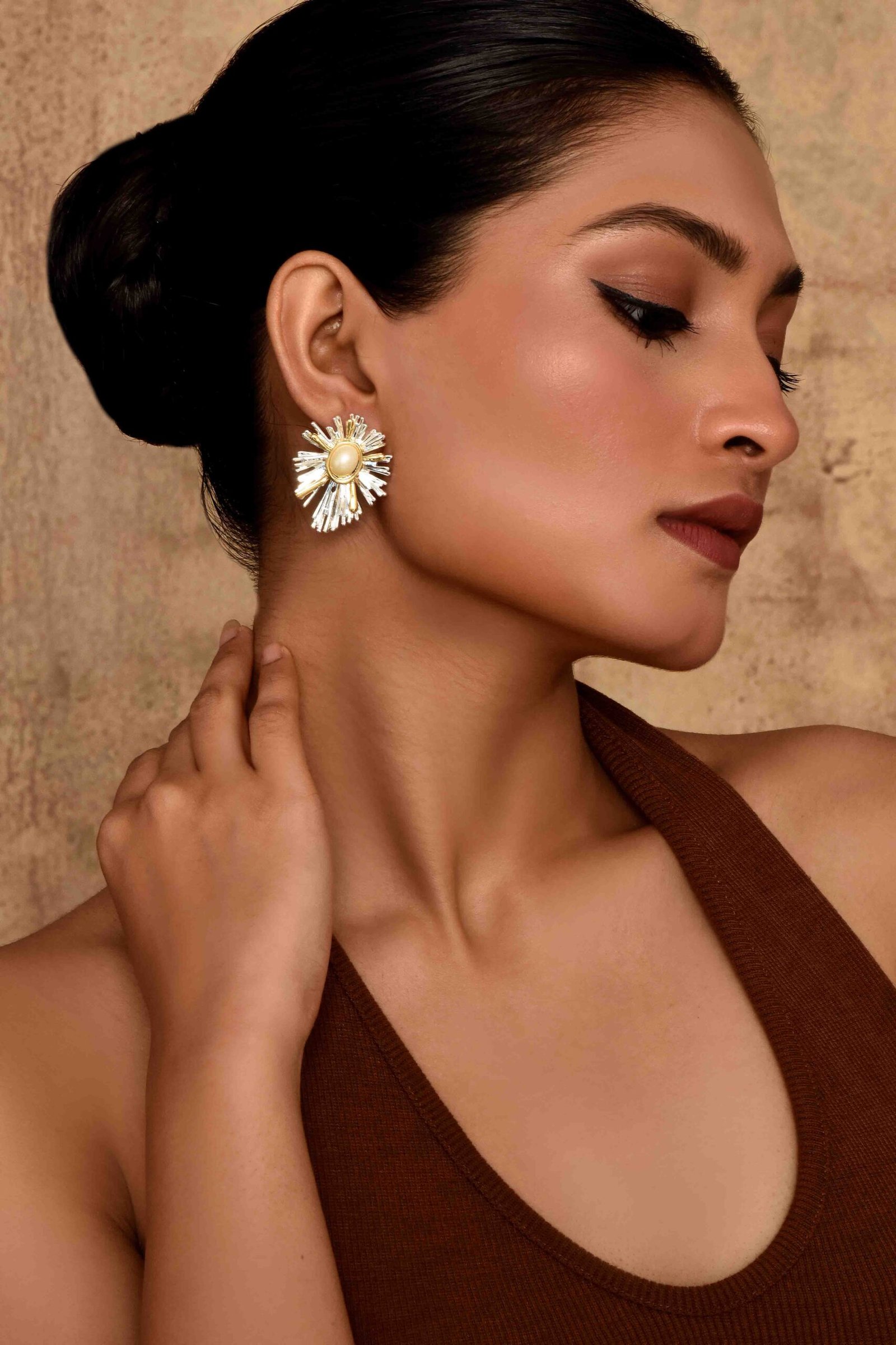 UNIHLC Radiant Pearl Studs - Image 3