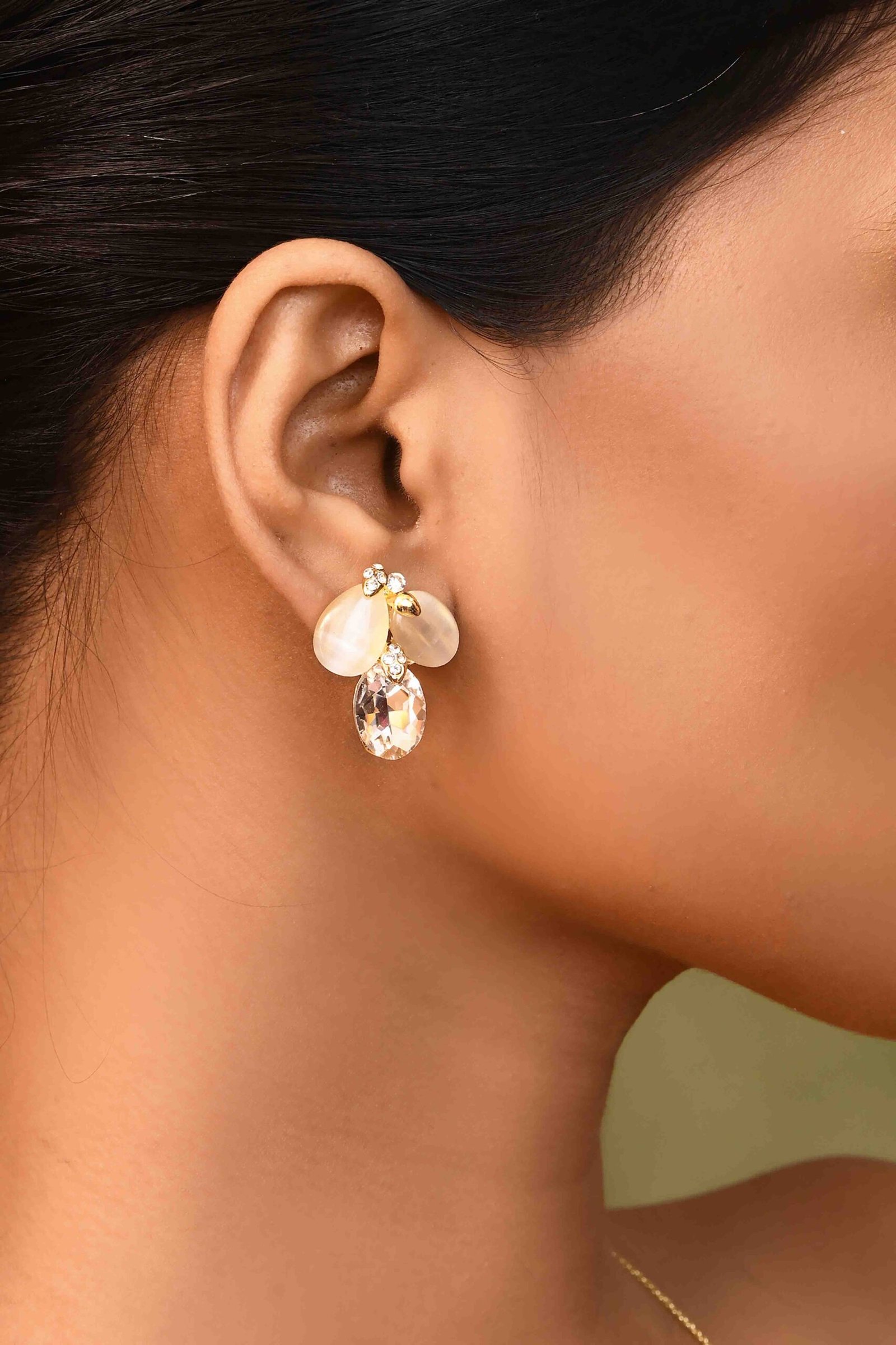 UNIHLC Pearl Leaf Drop Set - Image 2