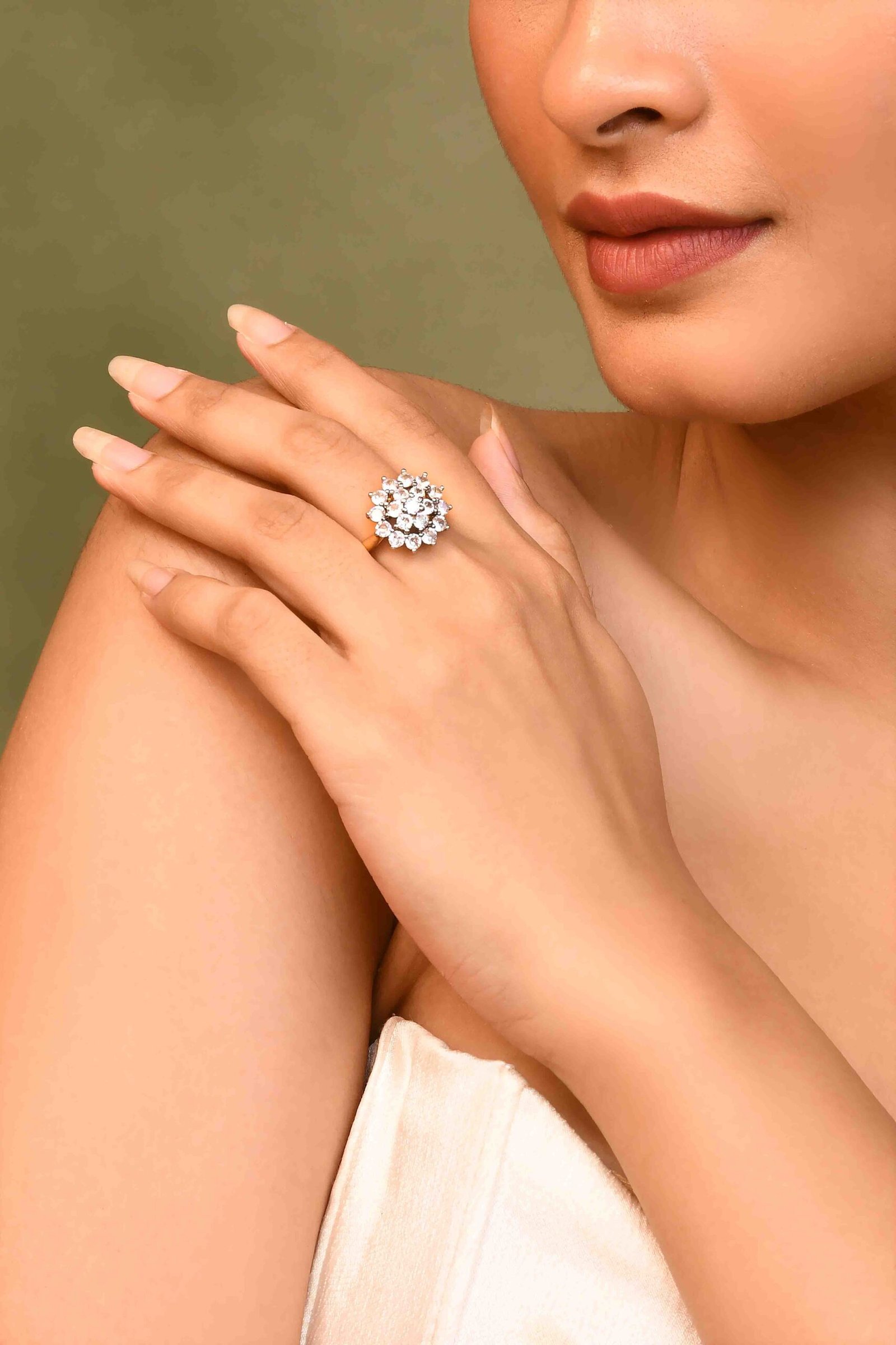 UNIHLC Blossom Ring