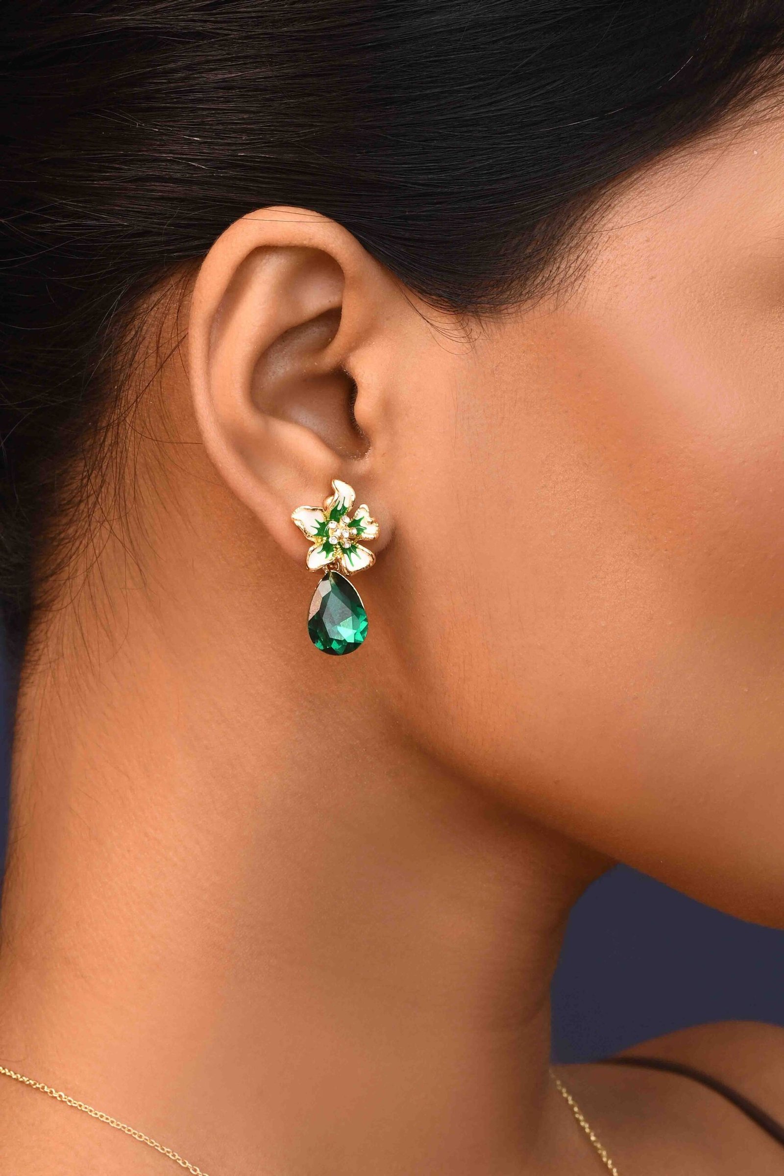 UNIHLC Emerald Bloom Pendant Set - Image 2