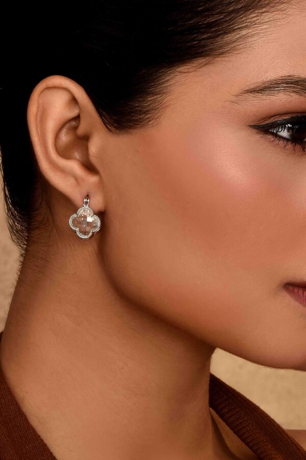 2_611efff0-43c5-4ca3-87cb-b519e040389c