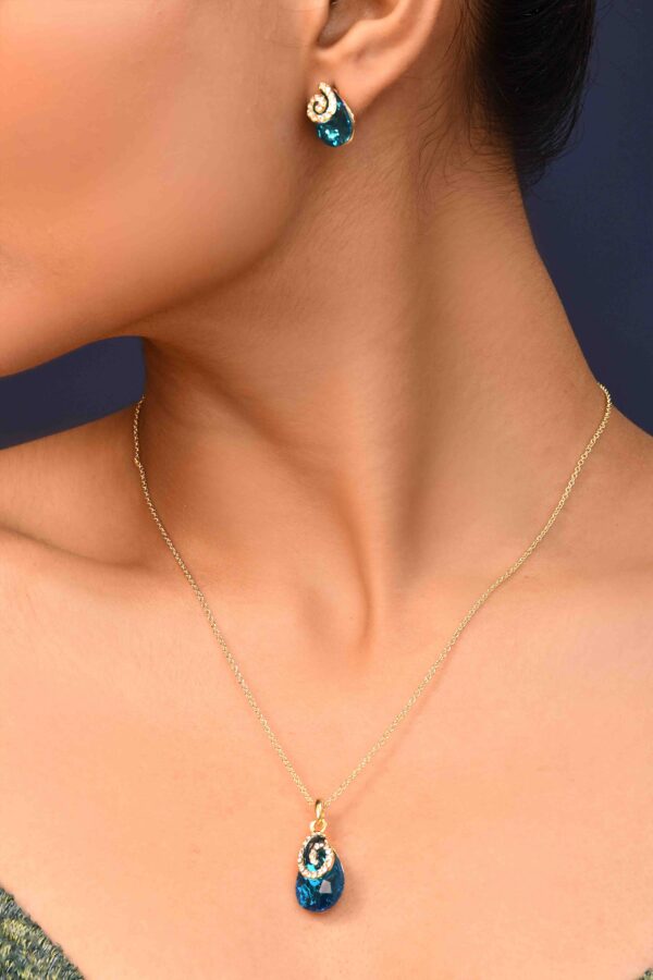 2_7135d82a-209b-4ef2-acd3-6ad7a3efbb6a