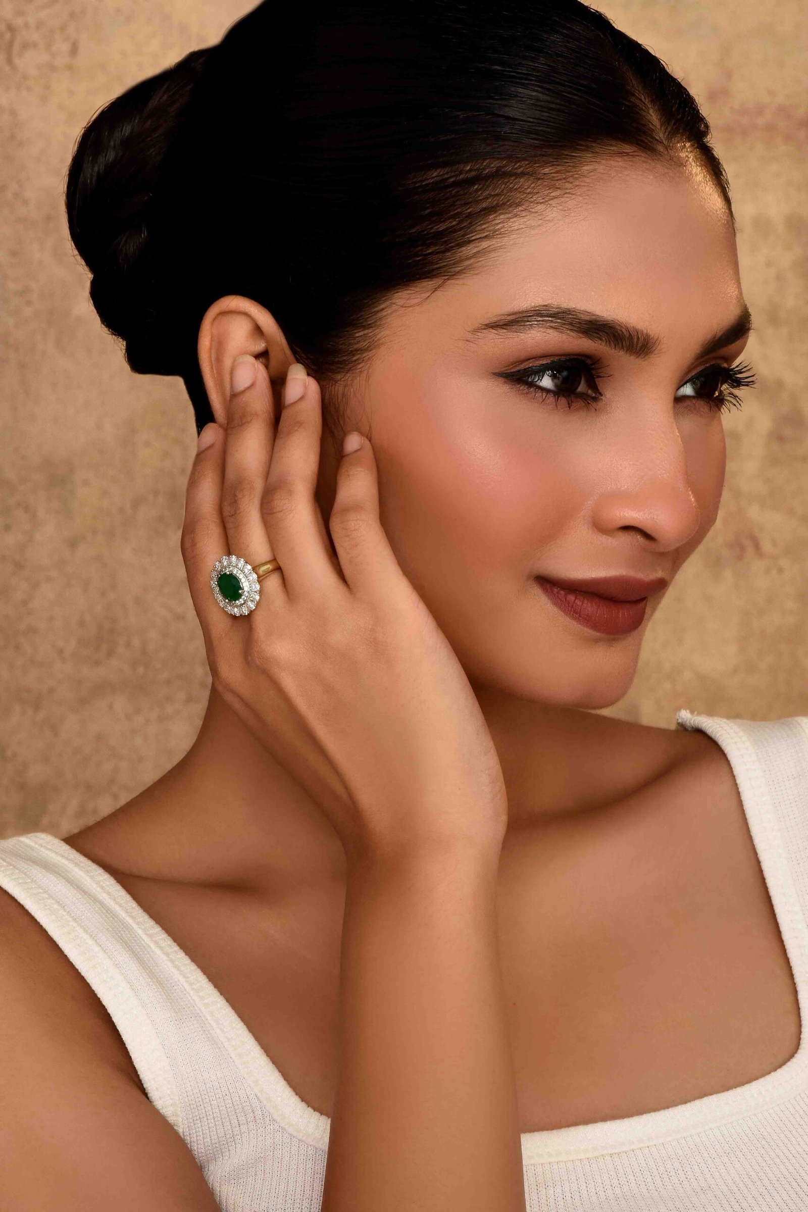 UNIHLC Royal Emerald Ring - Image 2