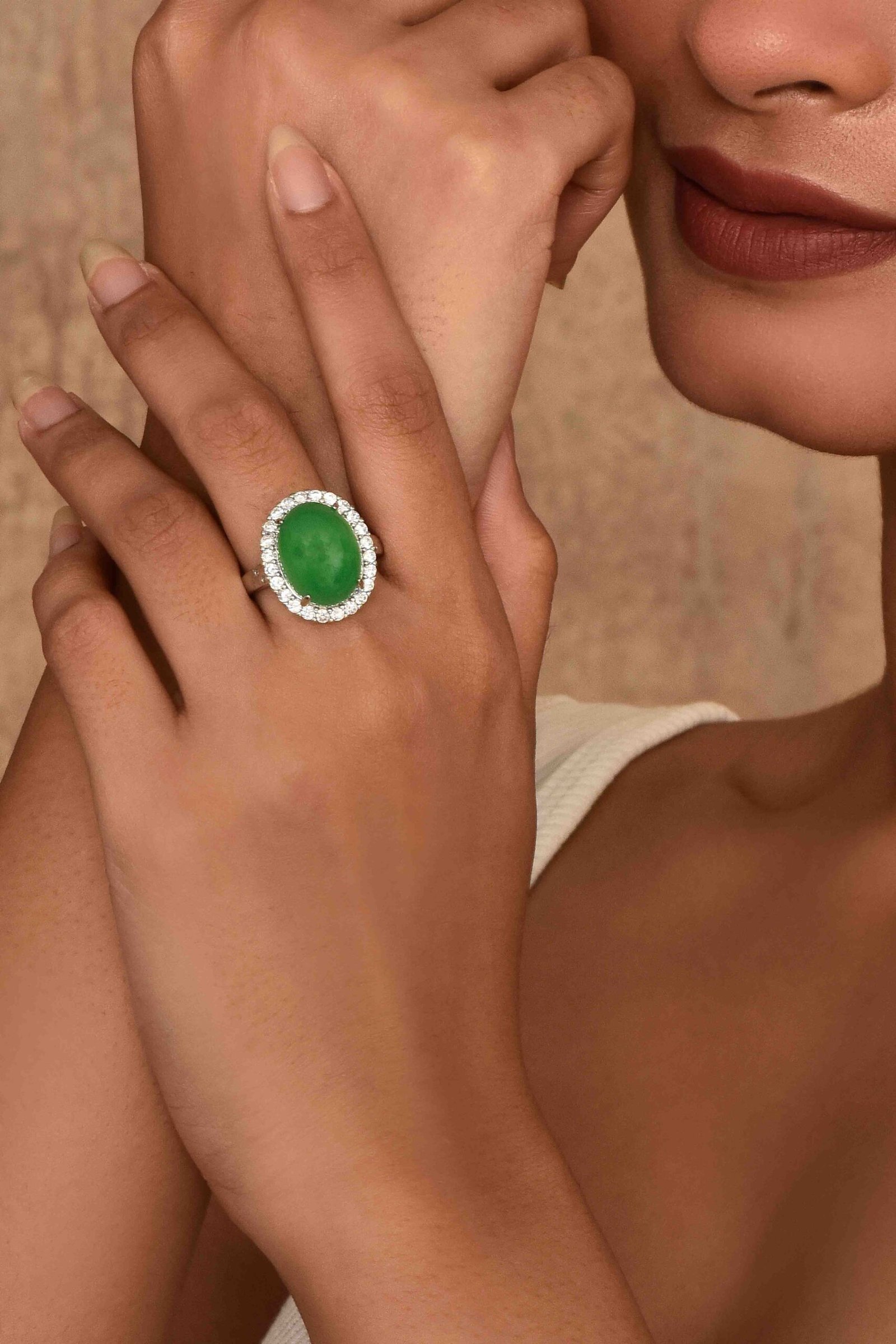 UNIHLC Emerald Oval Ring - Image 3