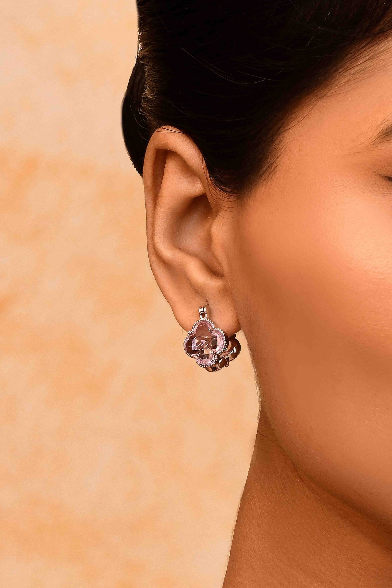 UNIHLC Blush Clover Earrings - Image 2