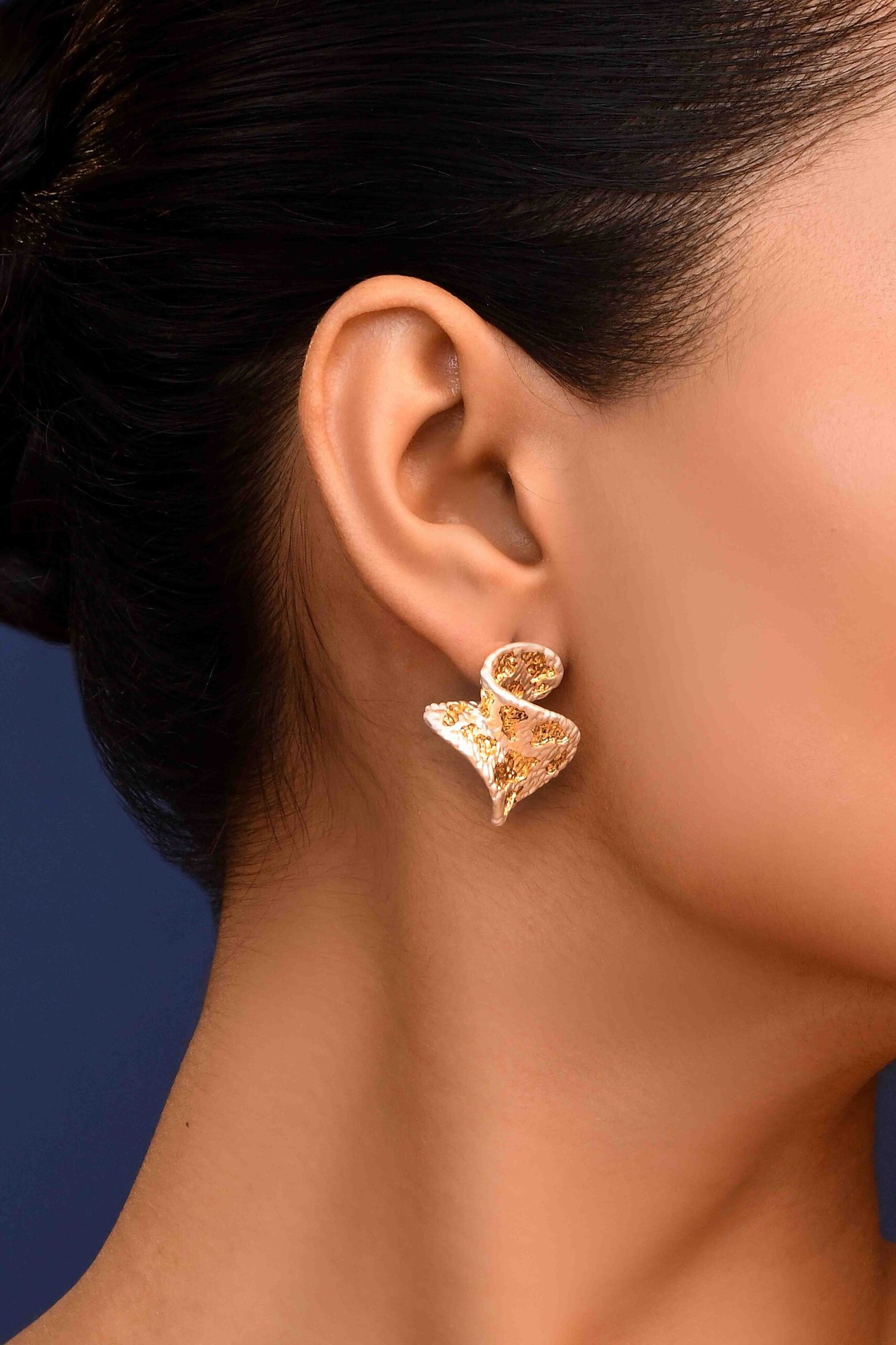 UNIHLC Wave Sculpt Studs - Image 2