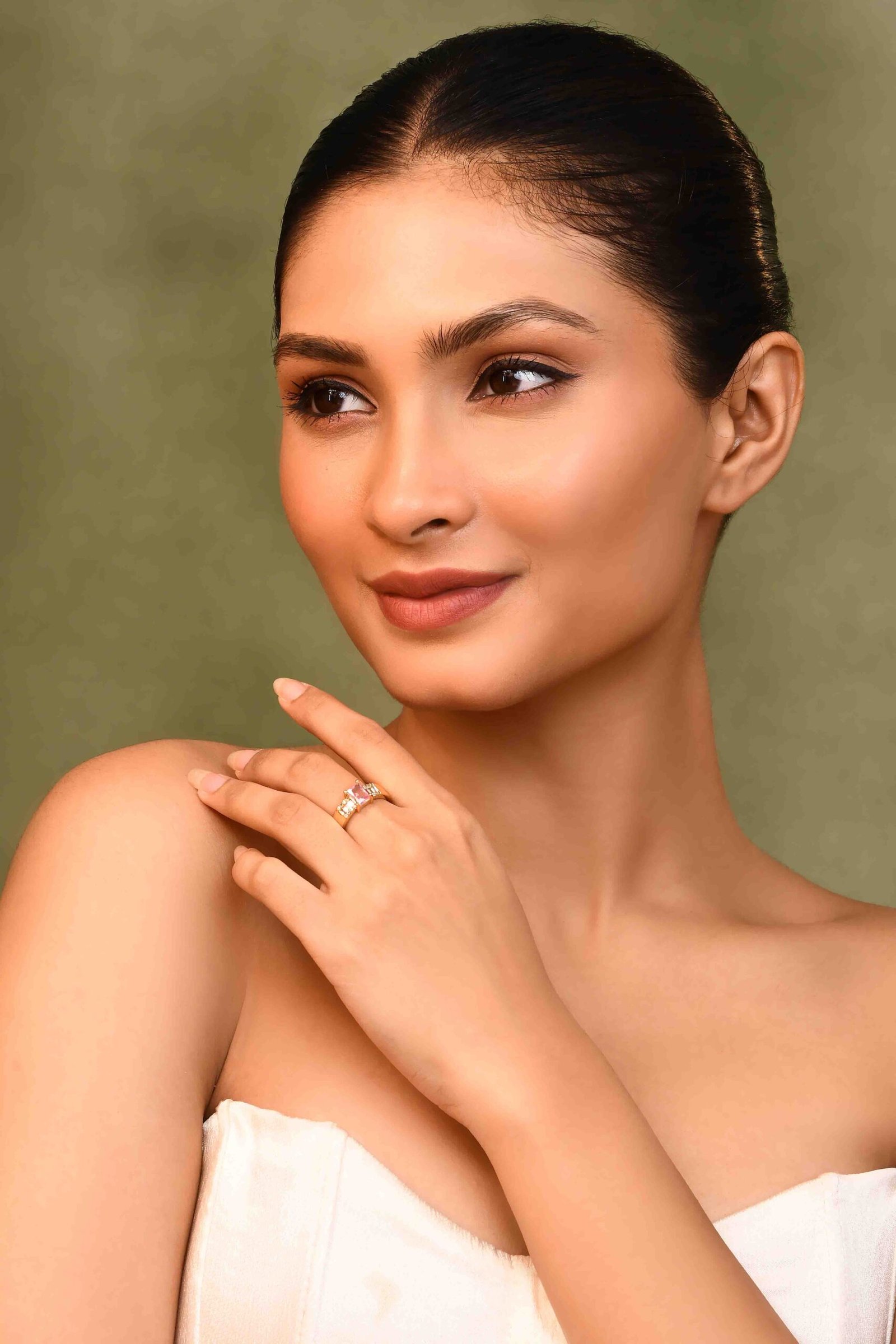 UNIHLC Blush Royalty Ring - Image 3