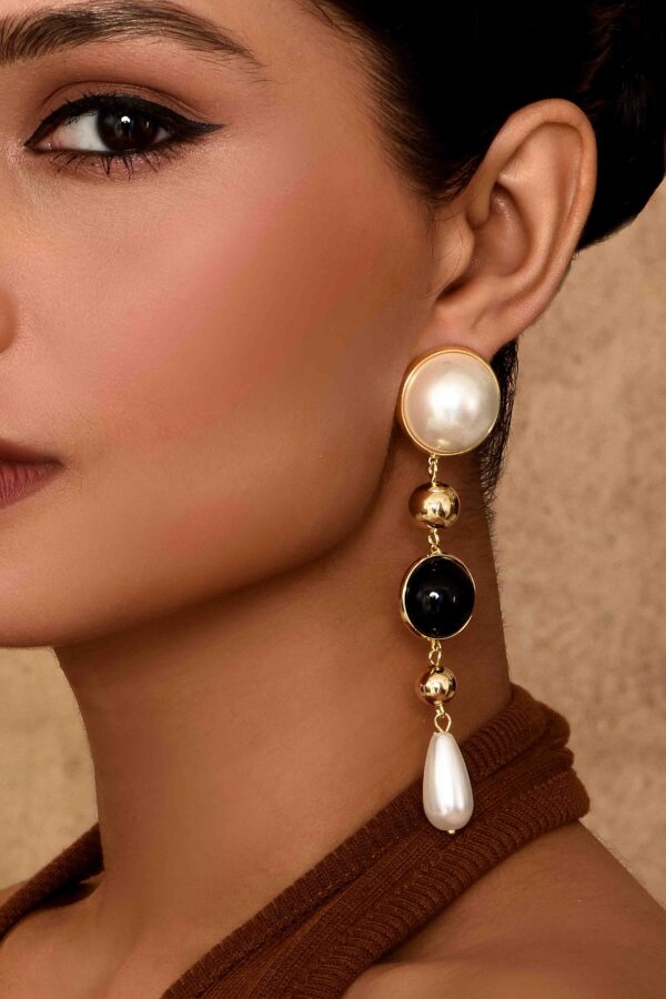 3_e8e8ce53-5704-42fb-842b-cdd3d2077eea