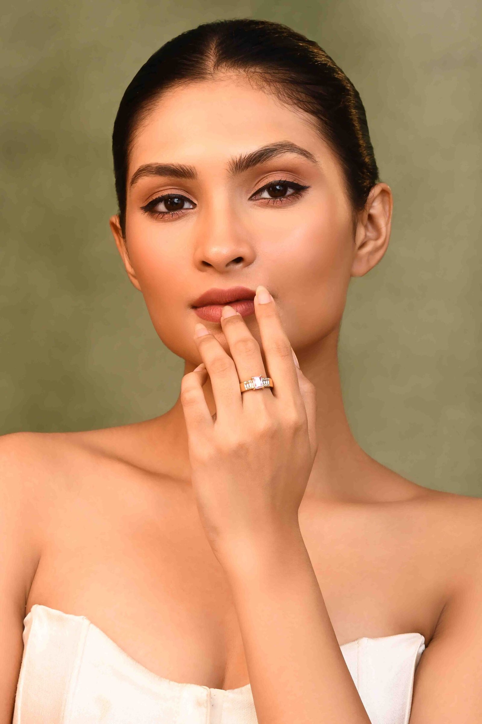 UNIHLC Blush Royalty Ring - Image 2
