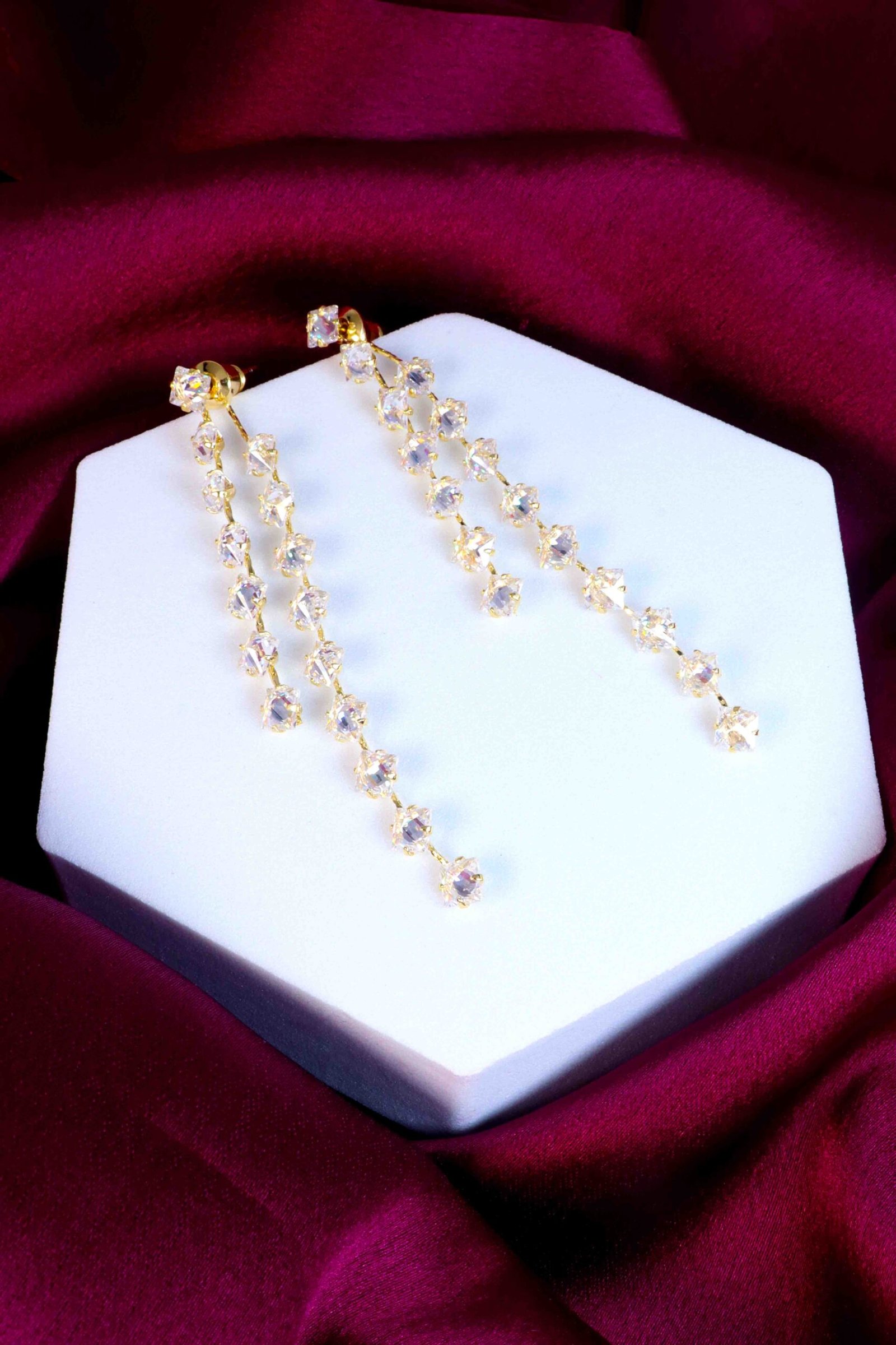 UNIHLC Luxe Chain Drop Earrings - Image 4
