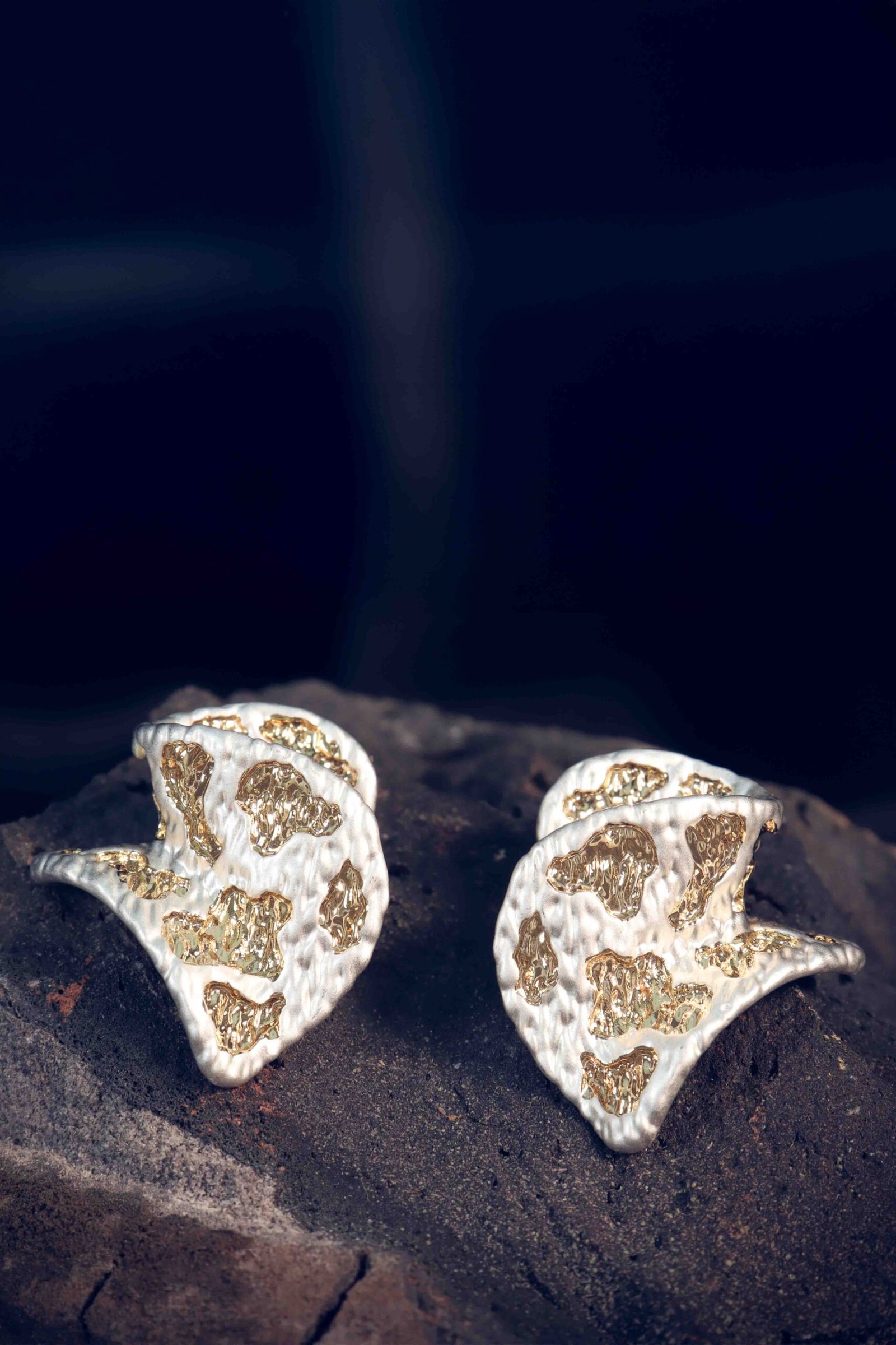 UNIHLC Wave Sculpt Studs - Image 4
