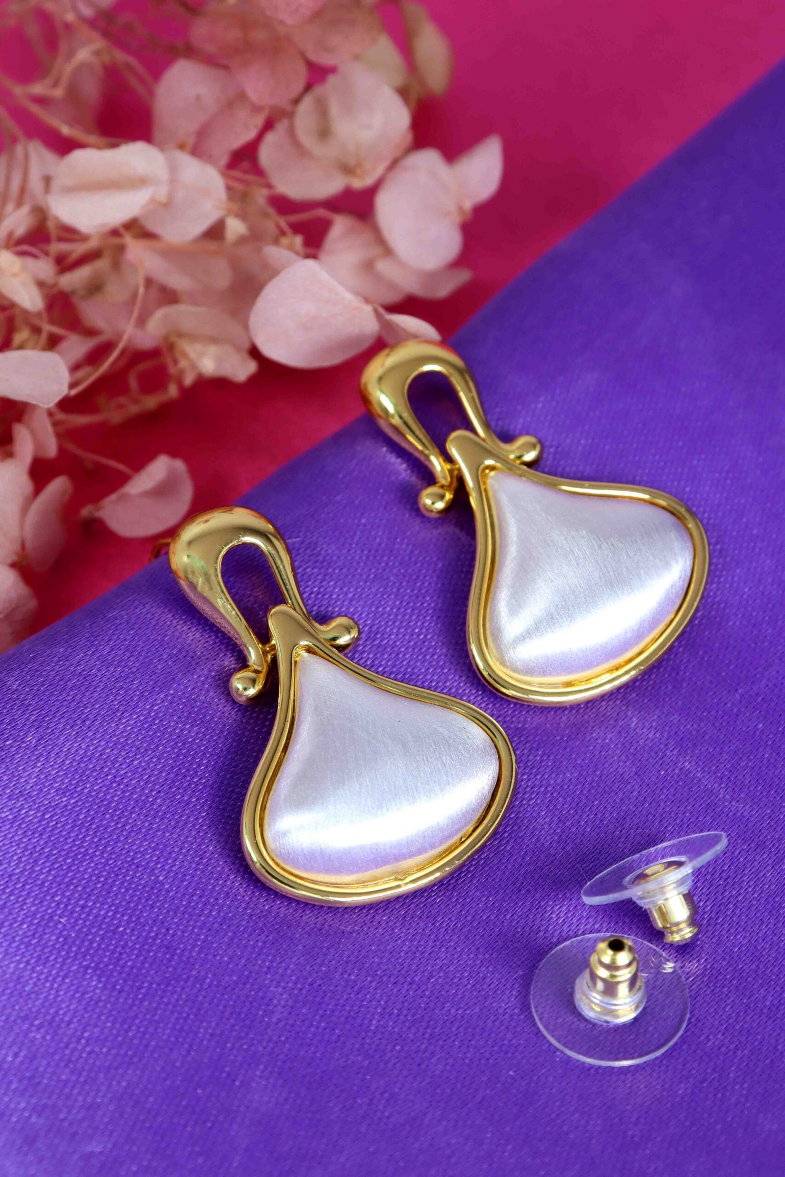 UNIHLC White Petal Drops - Image 4