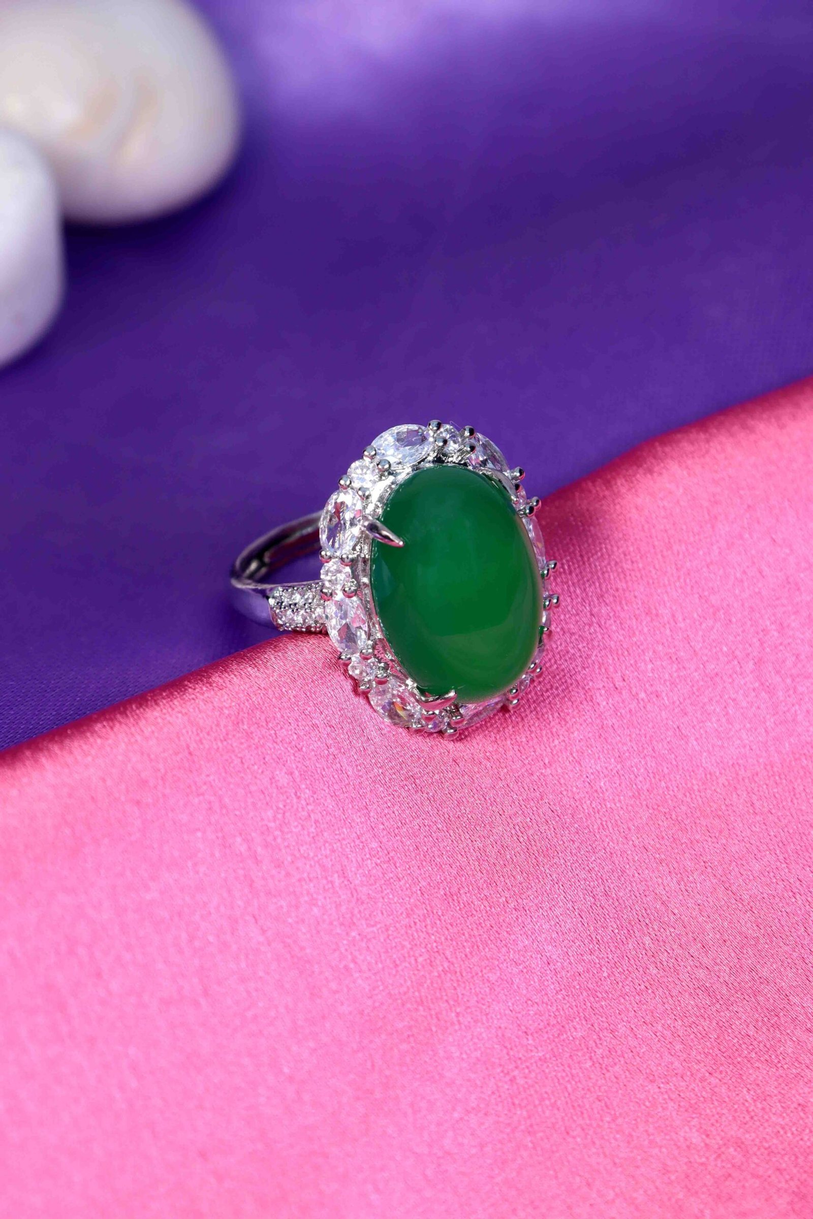 UNIHLC Emerald Oval Ring - Image 4