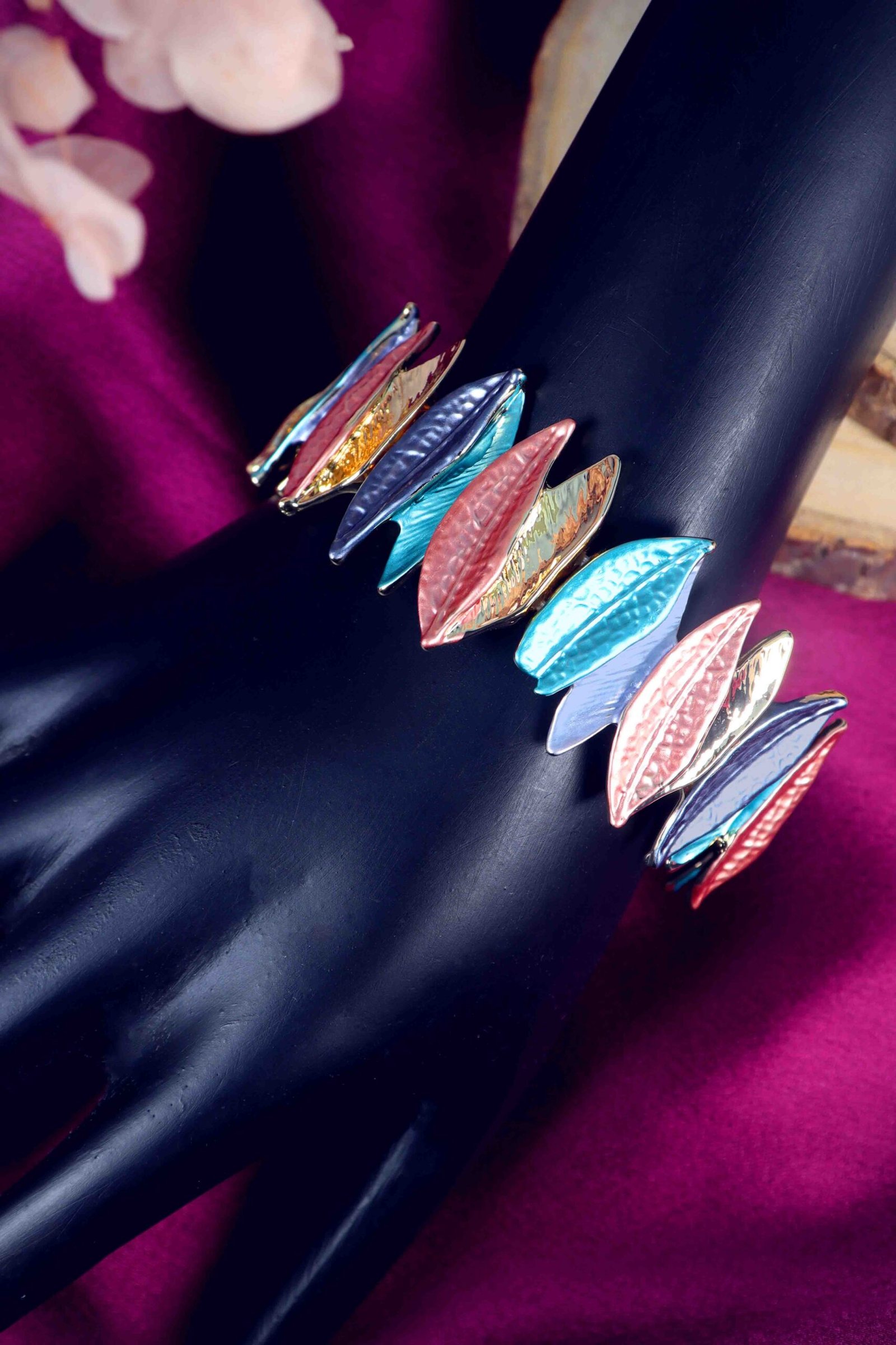 UNIHLC Tropical Leaf Bangle - Image 4