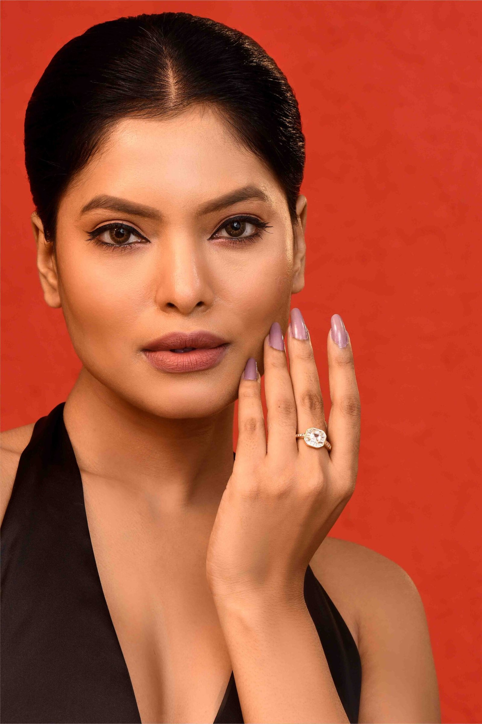 UNIHLC Regal Radiance Ring - Image 3