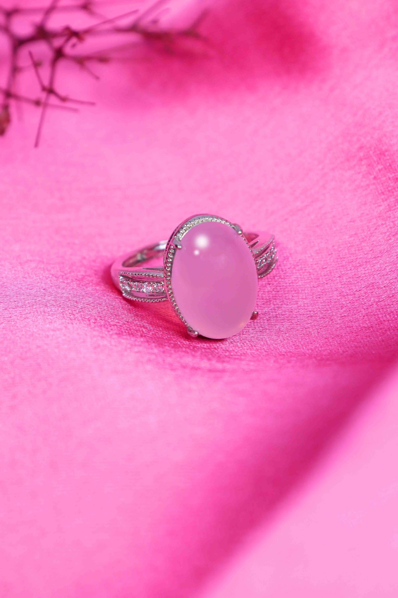 UNIHLC Blush Oval Ring - Image 4