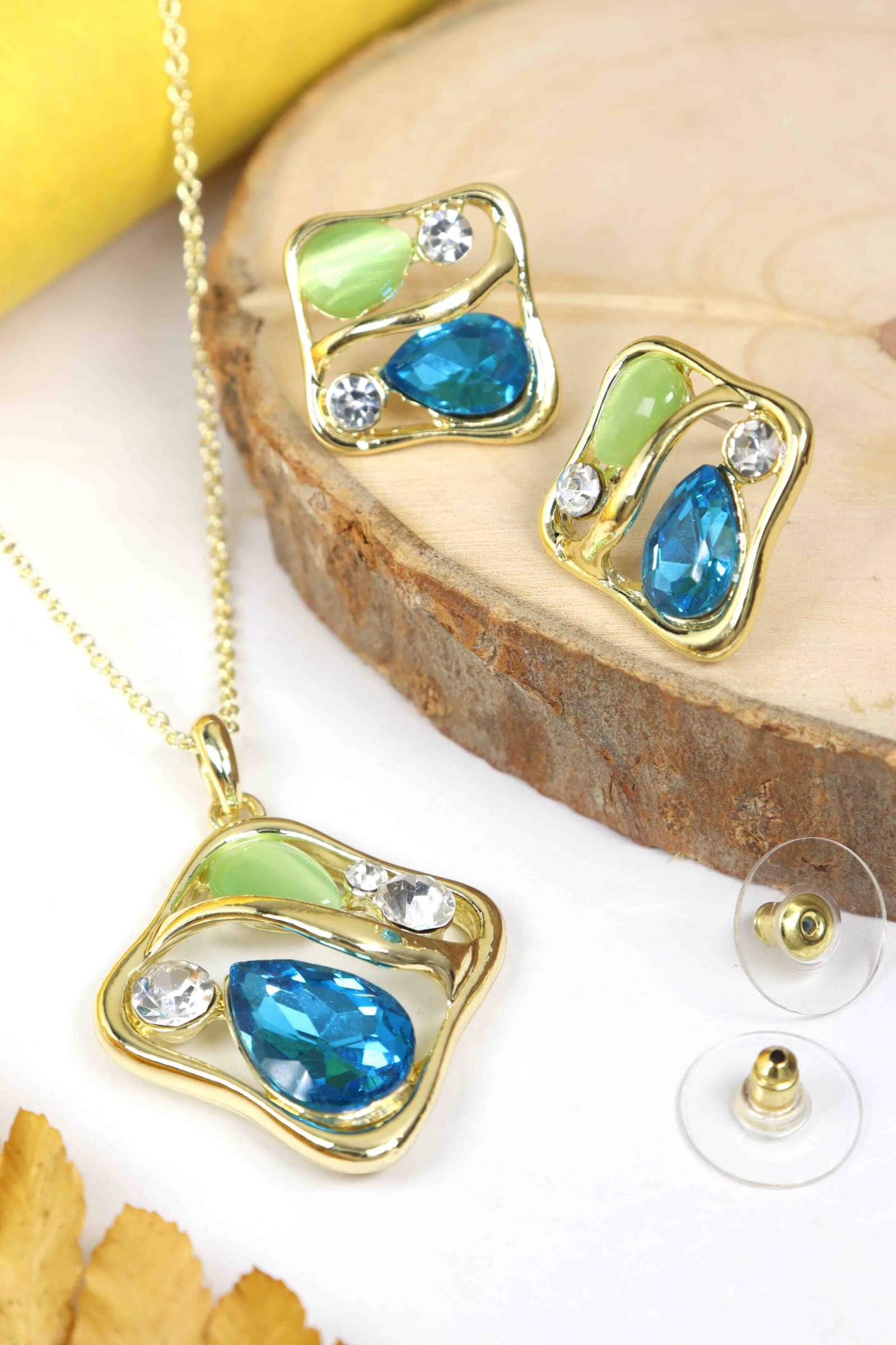 UNIHLC Aqua Glaze Pendant Set - Image 4