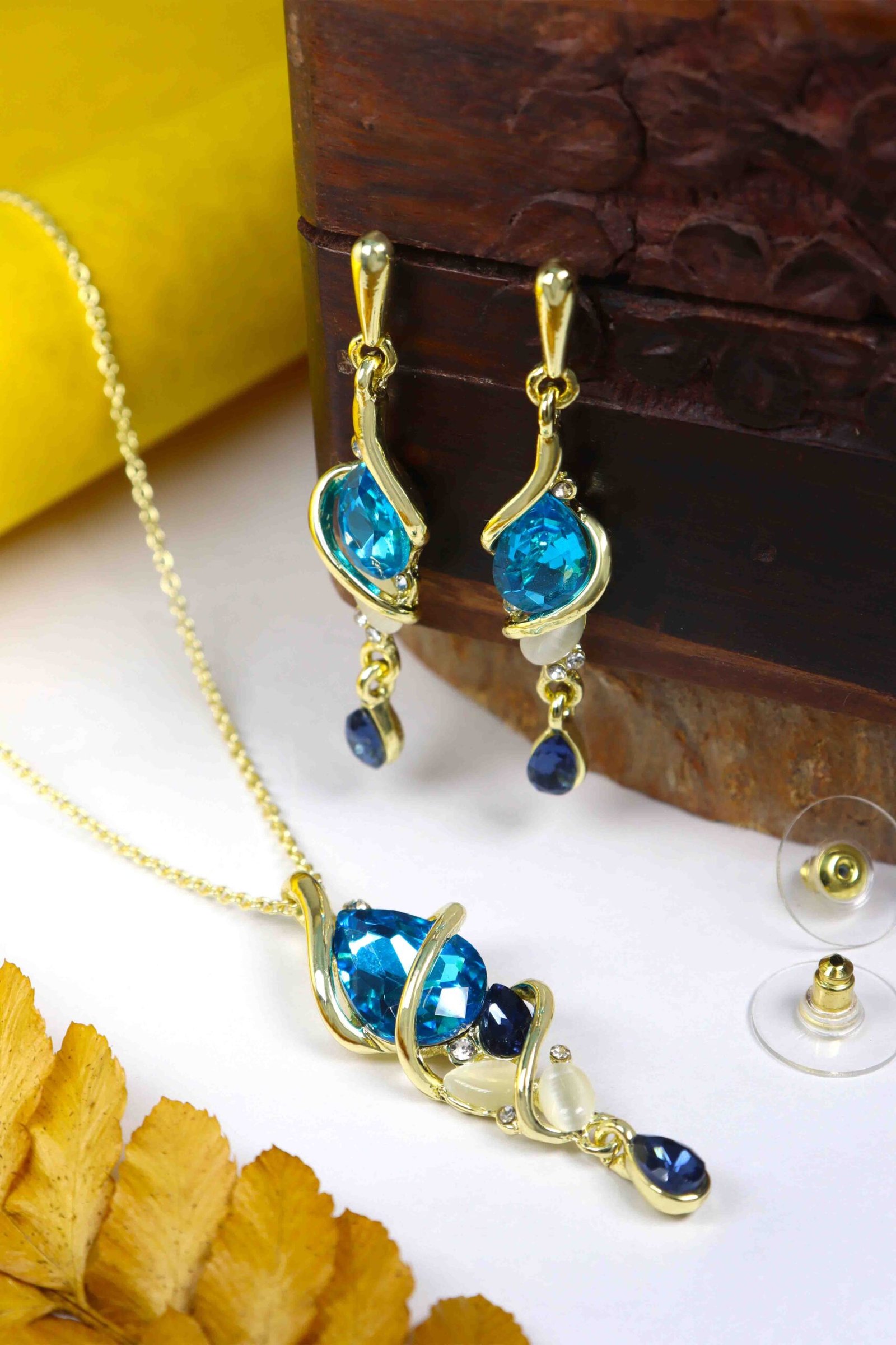 UNIHLC Ocean Blue Pendant Set - Image 4