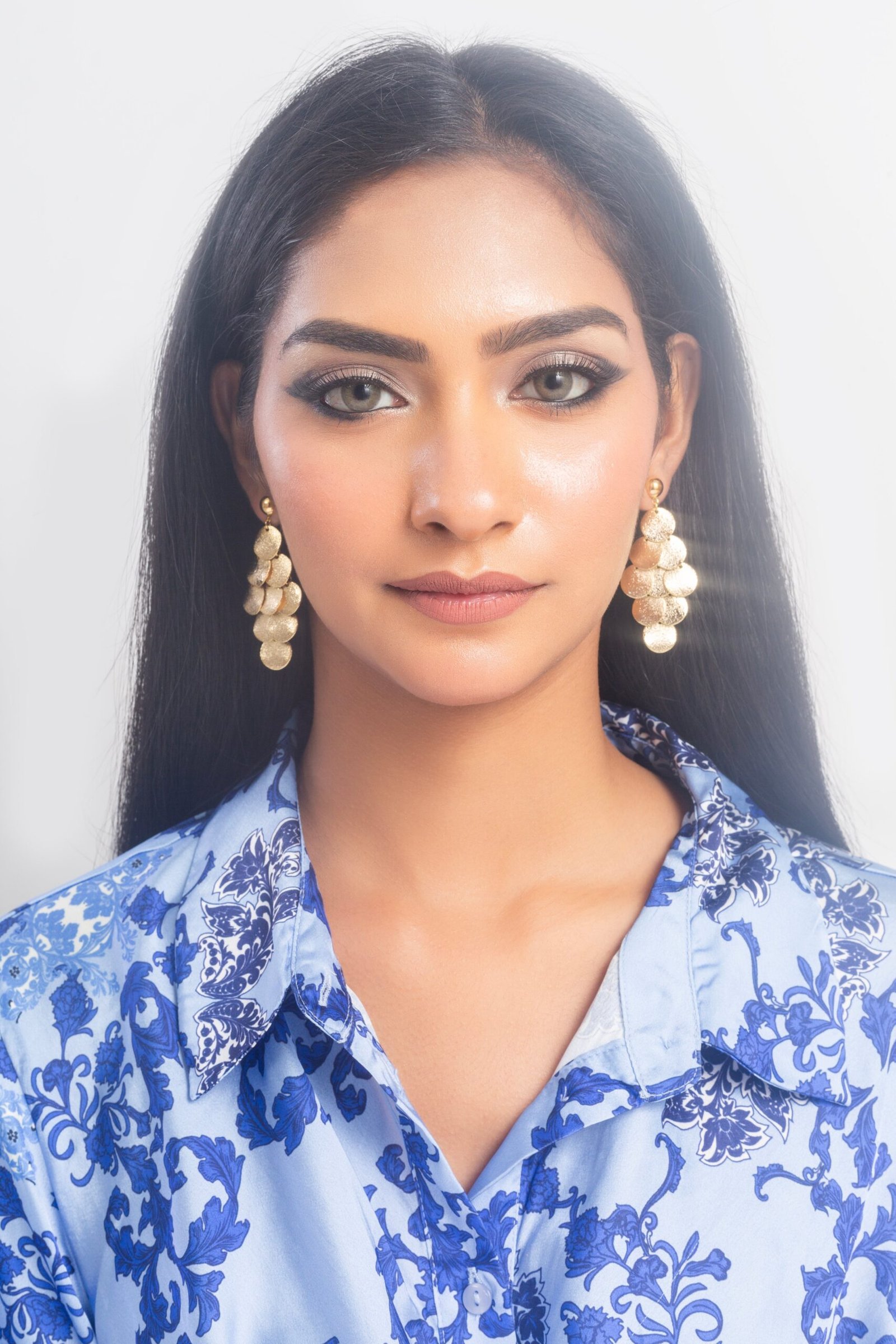 UNIHLC Golden Coin Drape Earrings - Image 4