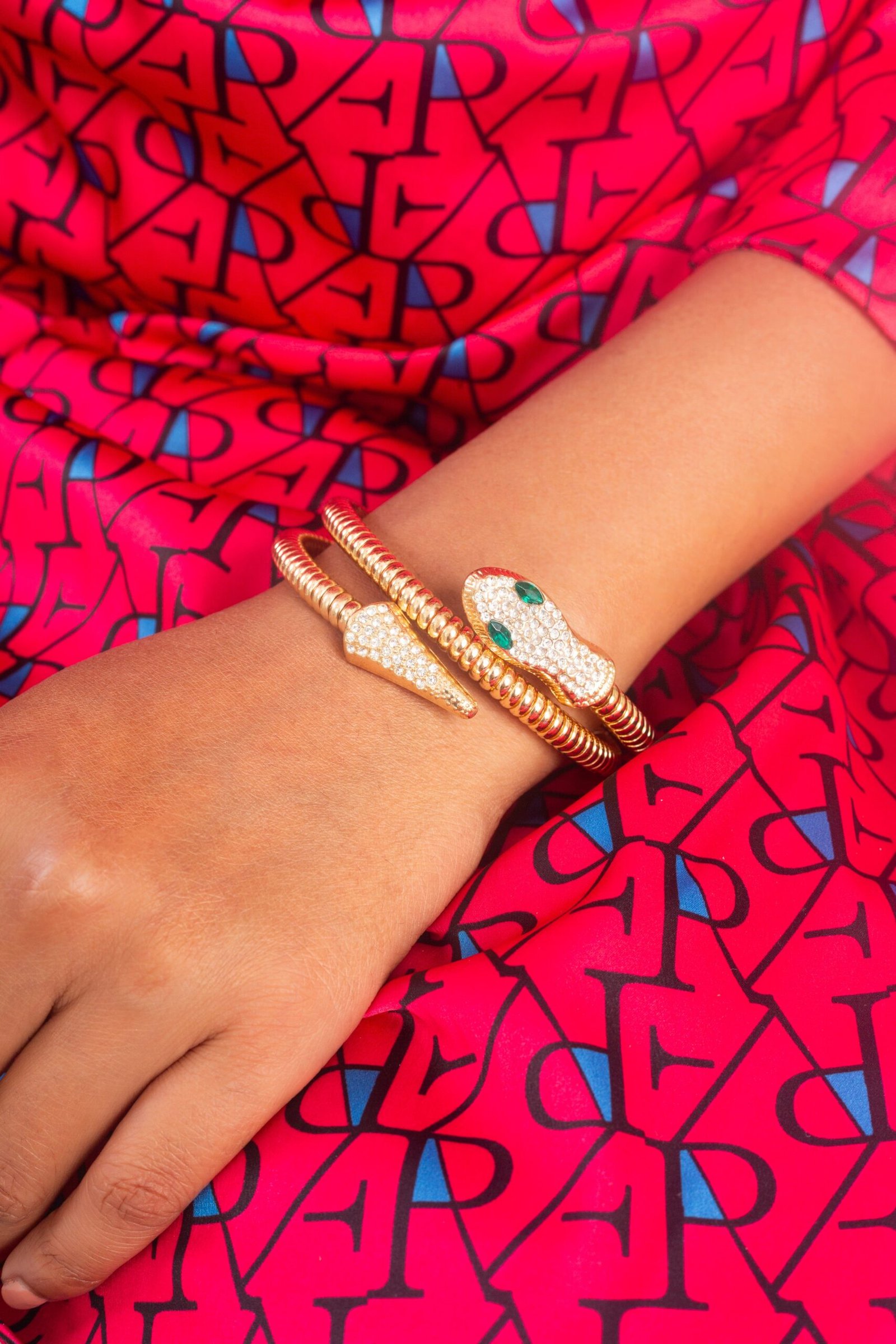 UNIHLC Golden Snake Bracelet - Image 2