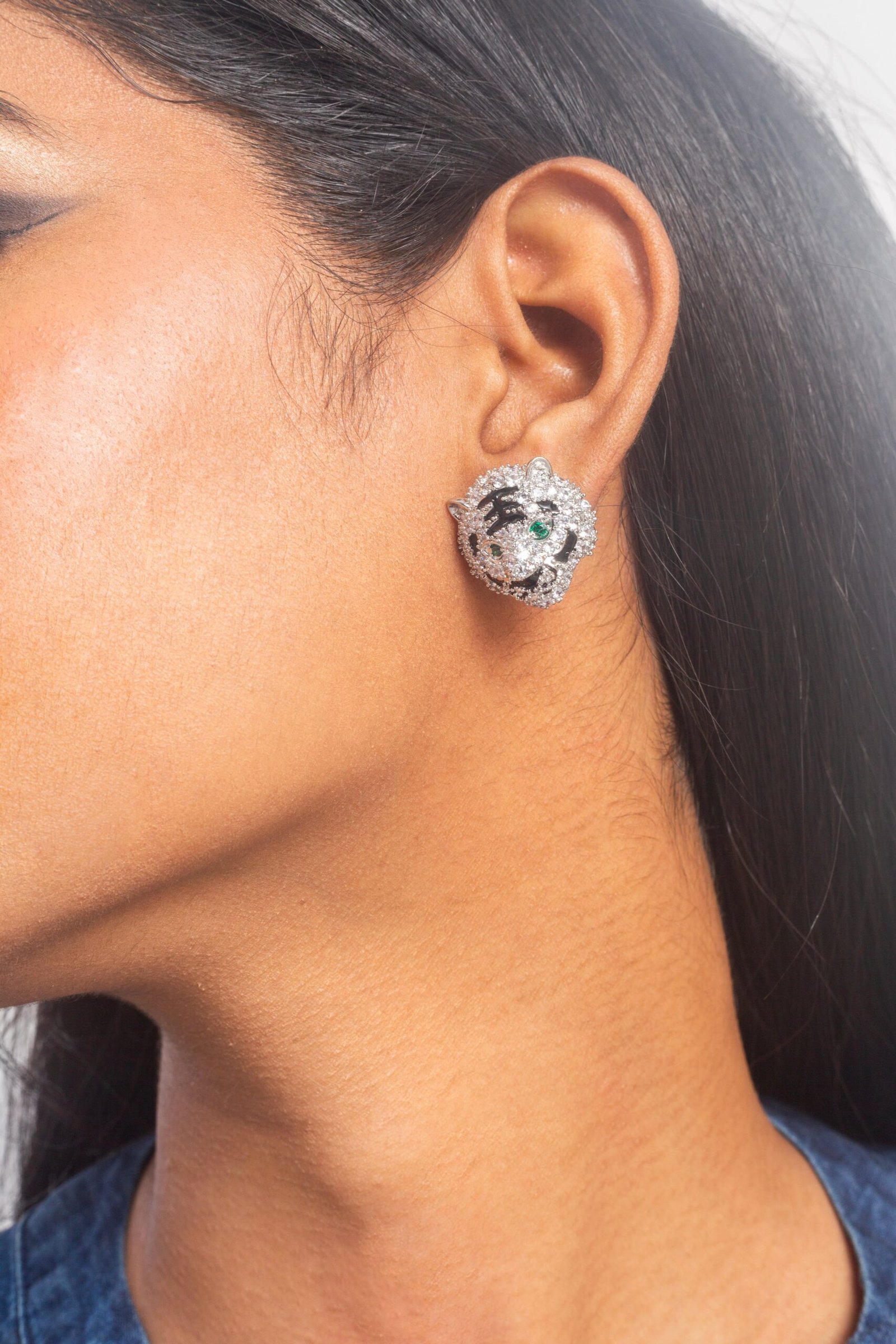 UNIHLC Tiger Studs