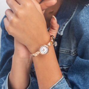 UNIHLC Golden Bangle Watch