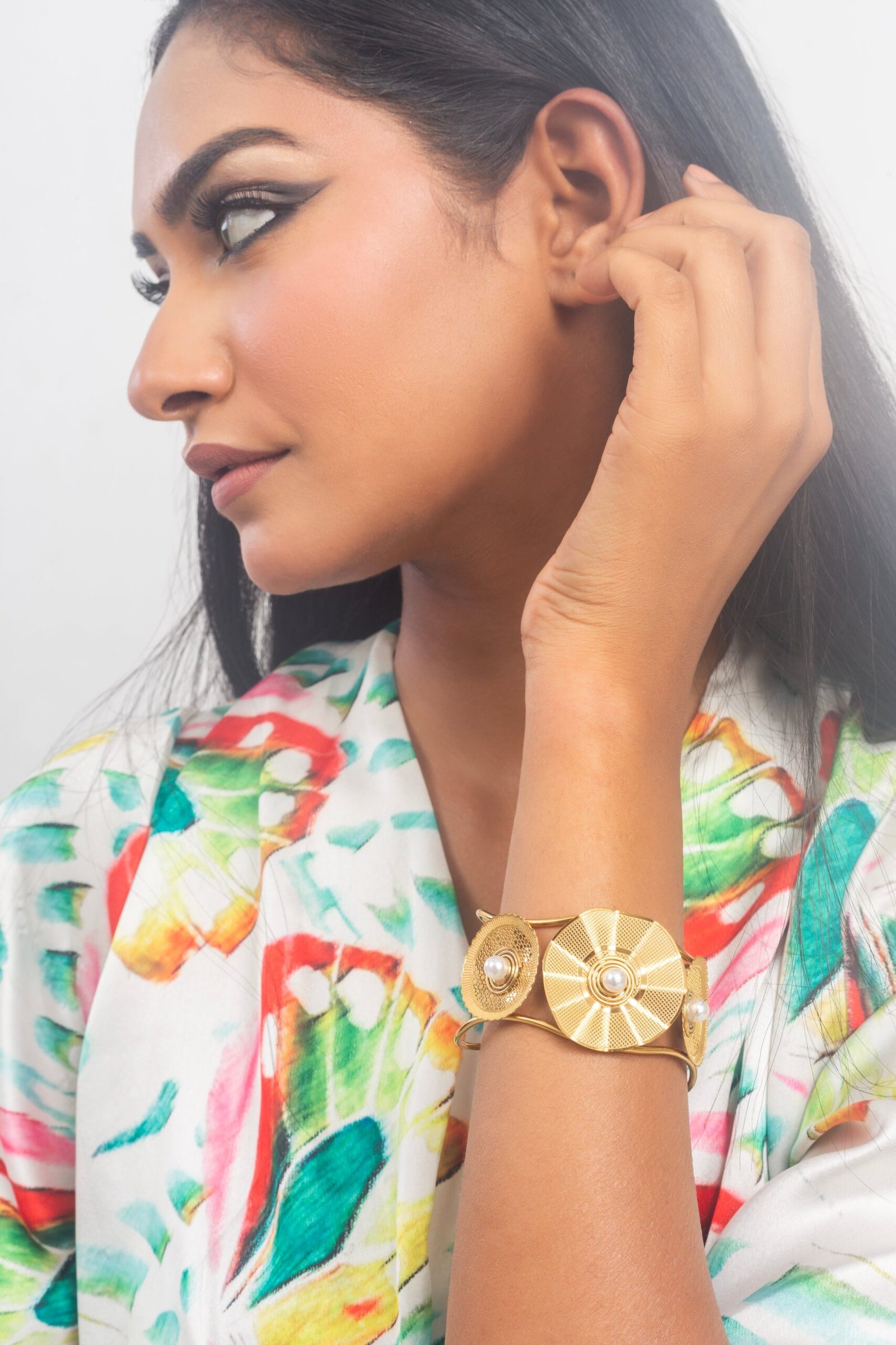 UNIHLC Elegance Pearl Cuff - Image 3