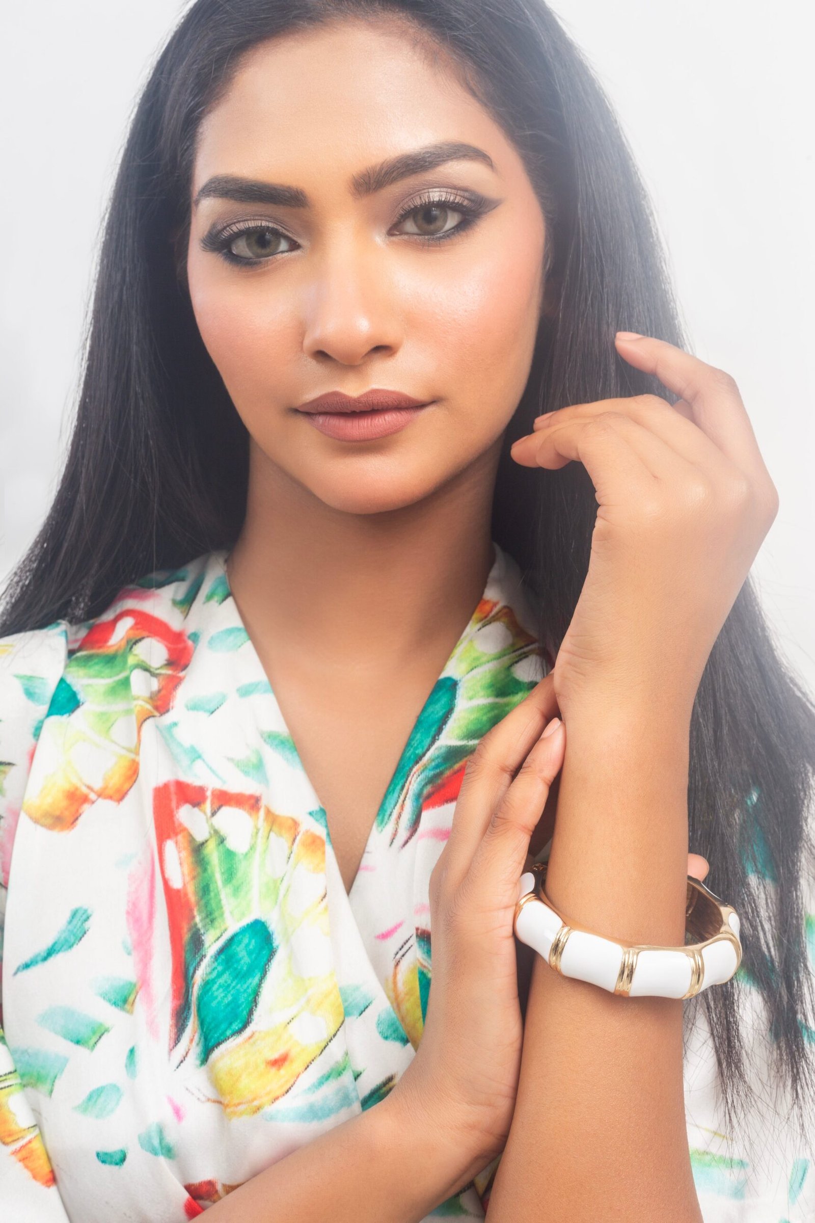 UNIHLC White Enamel Bracelet - Image 4