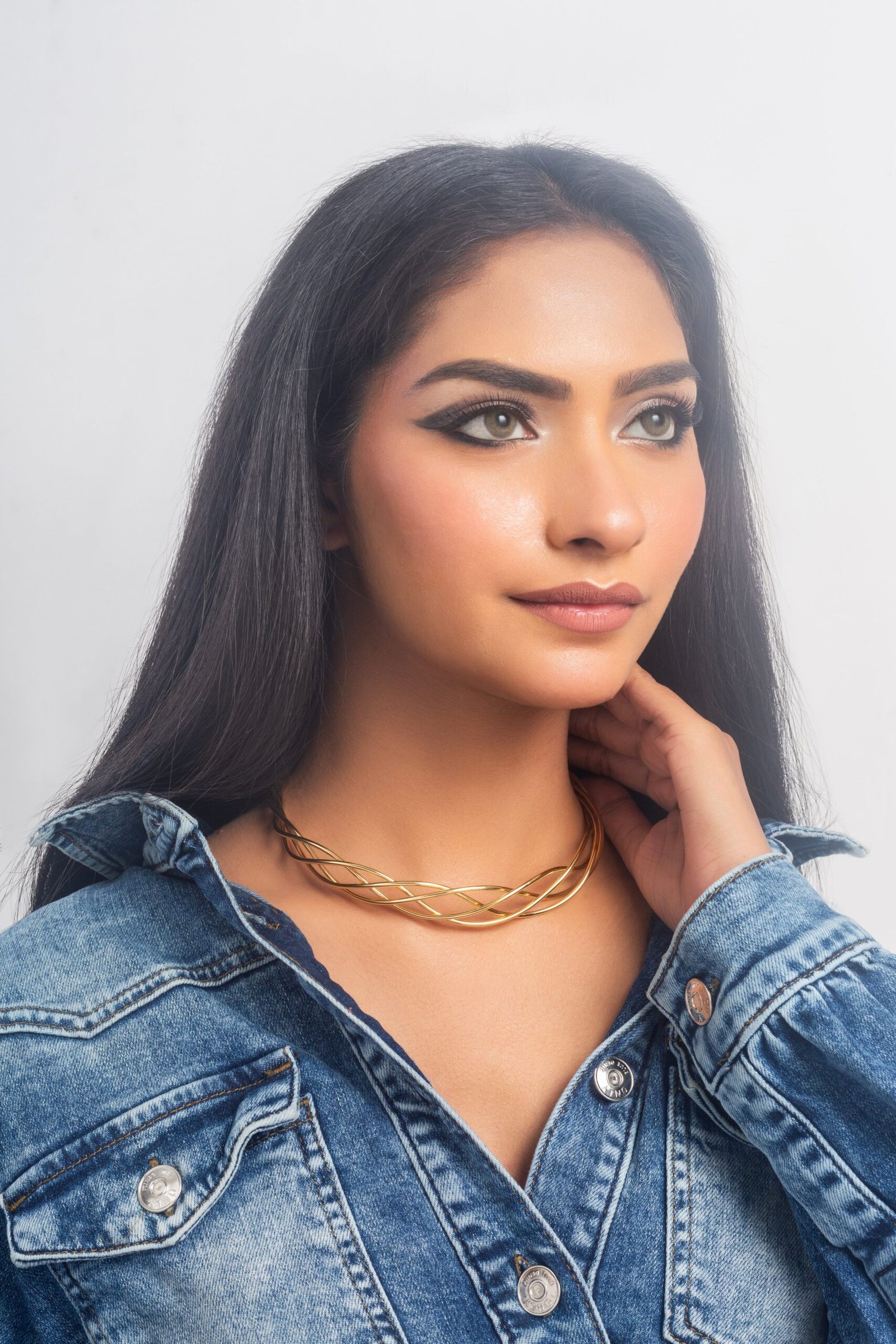 UNIHLC Twisted Choker - Image 3