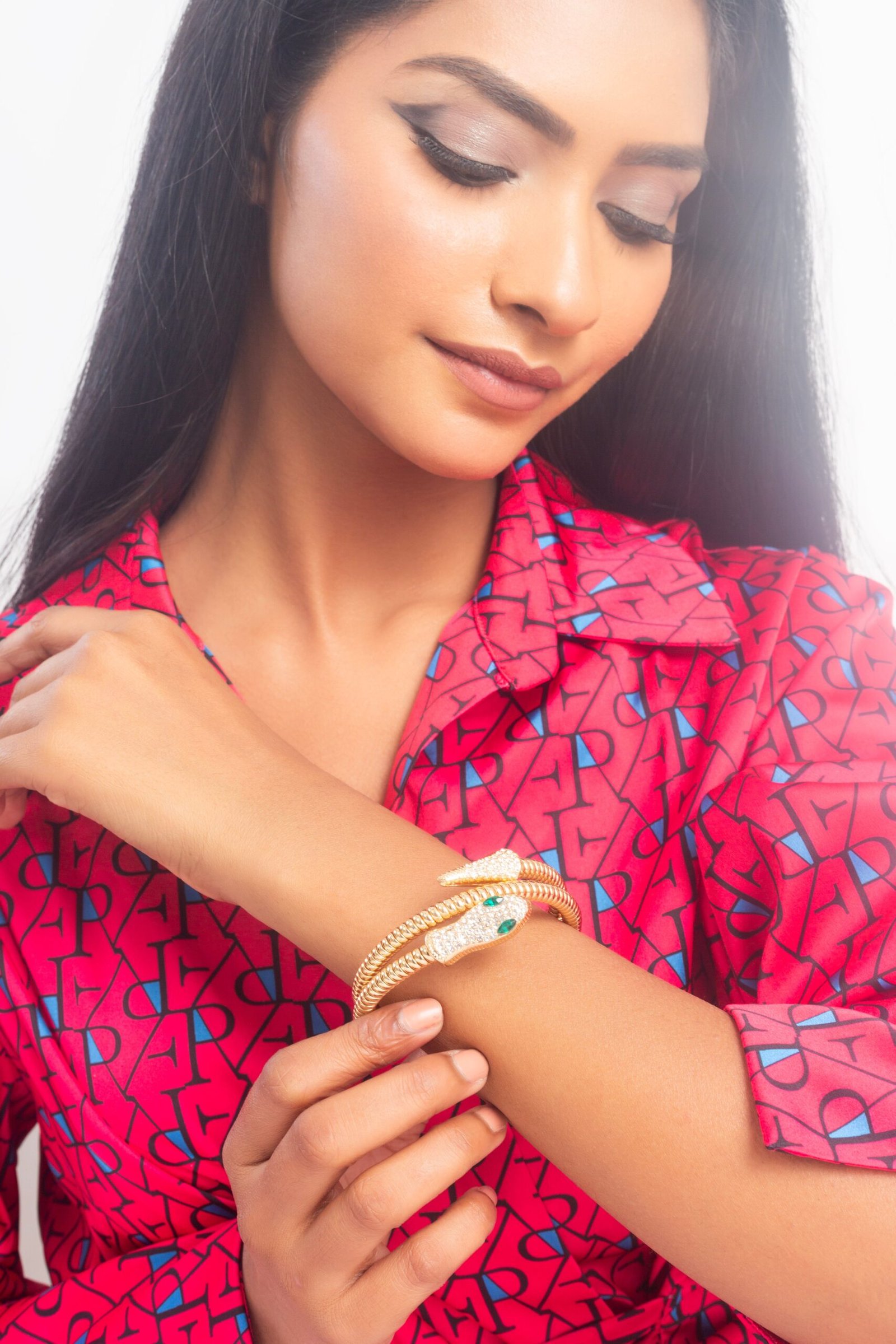 UNIHLC Golden Snake Bracelet - Image 4