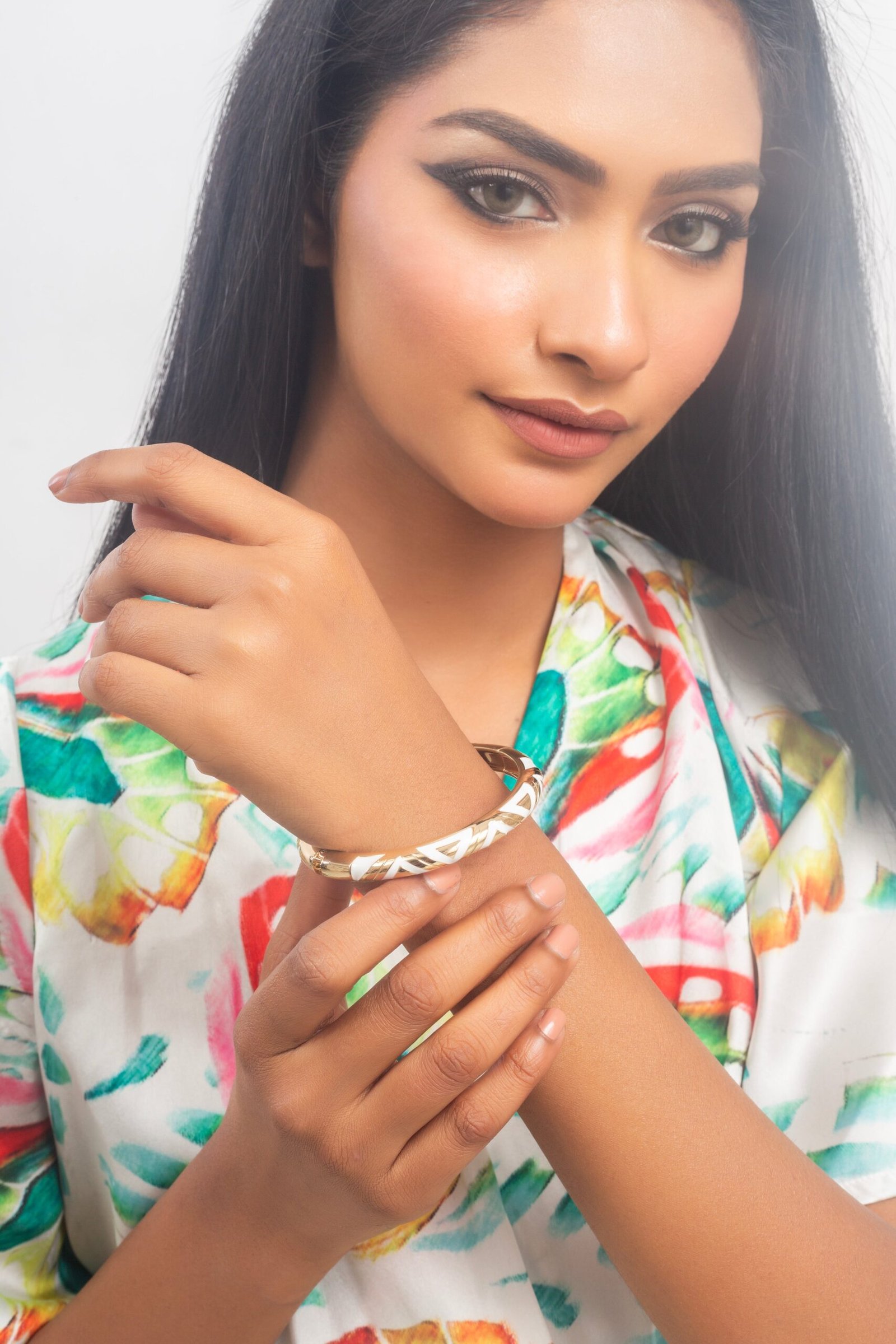 UNIHLC White Gold lvy Bracelet - Image 3