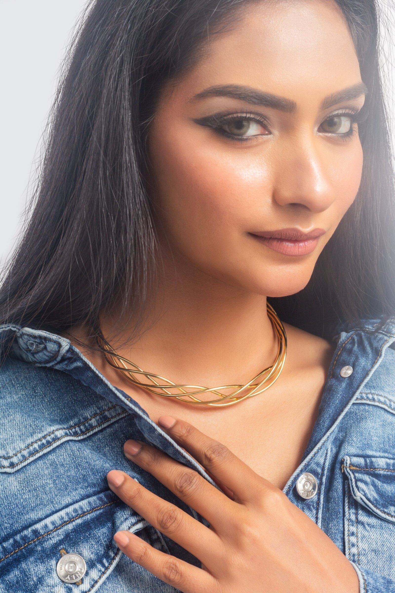 UNIHLC Twisted Choker - Image 4