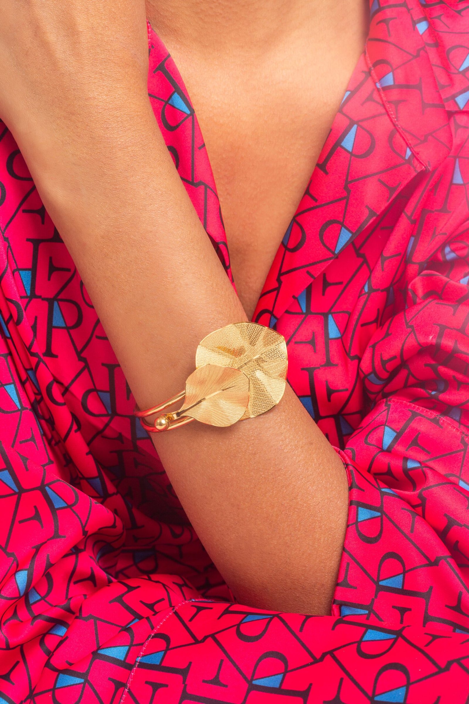 UNIHLC Gold Plated Leaf Cuff Bracelet - Image 2