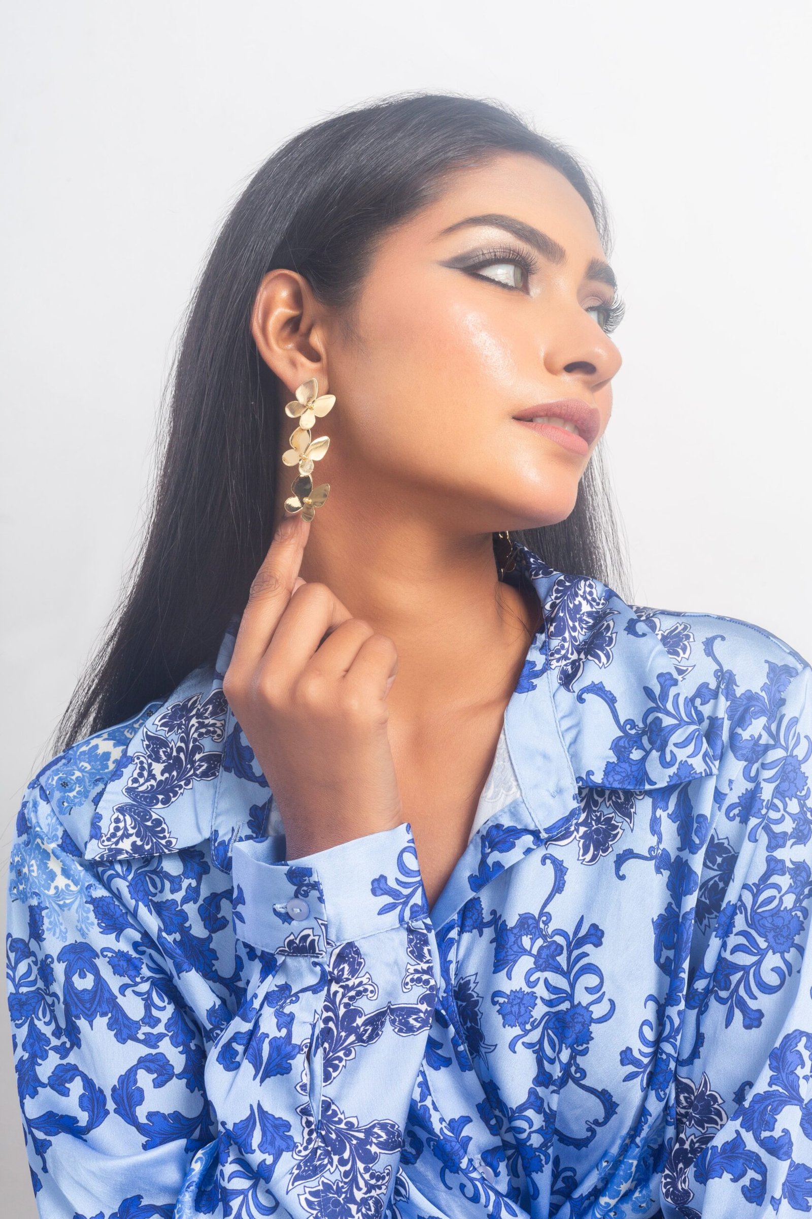 UNIHLC Golden Feather Trail Earrings