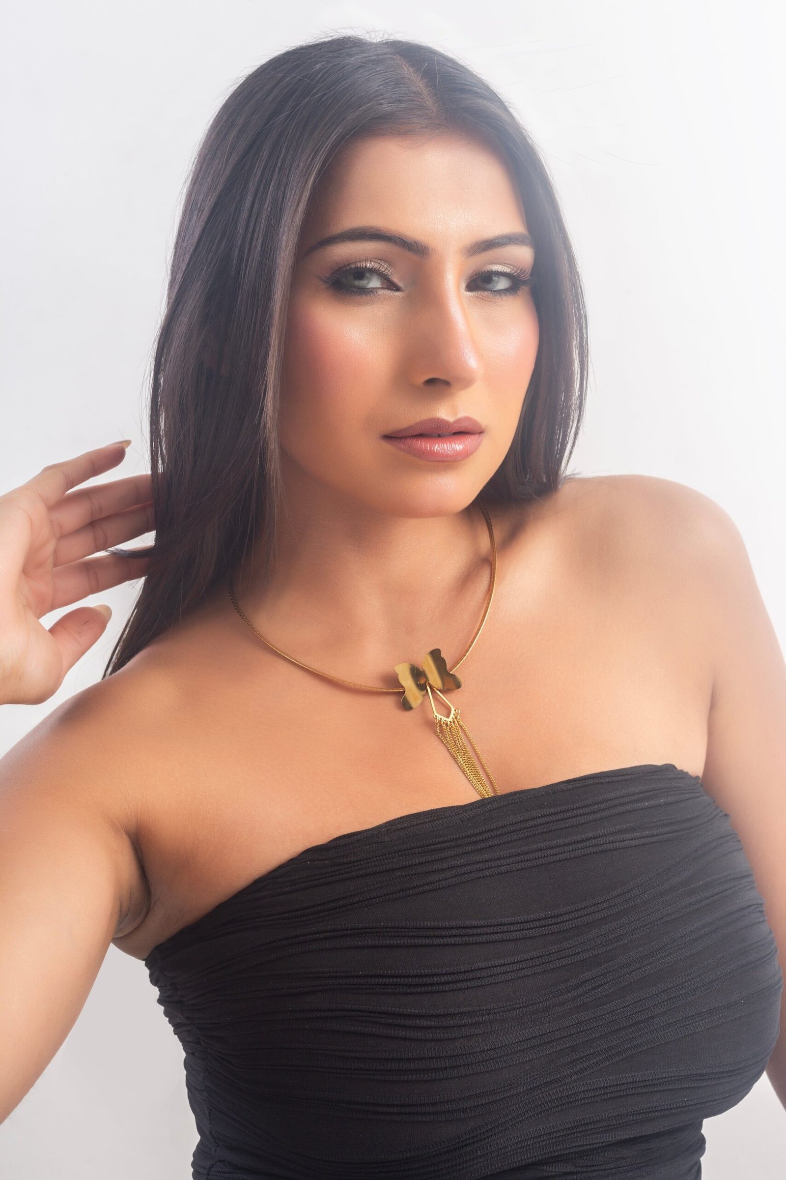 UNIHLC Flutter Tassel Neckpiece - Image 4
