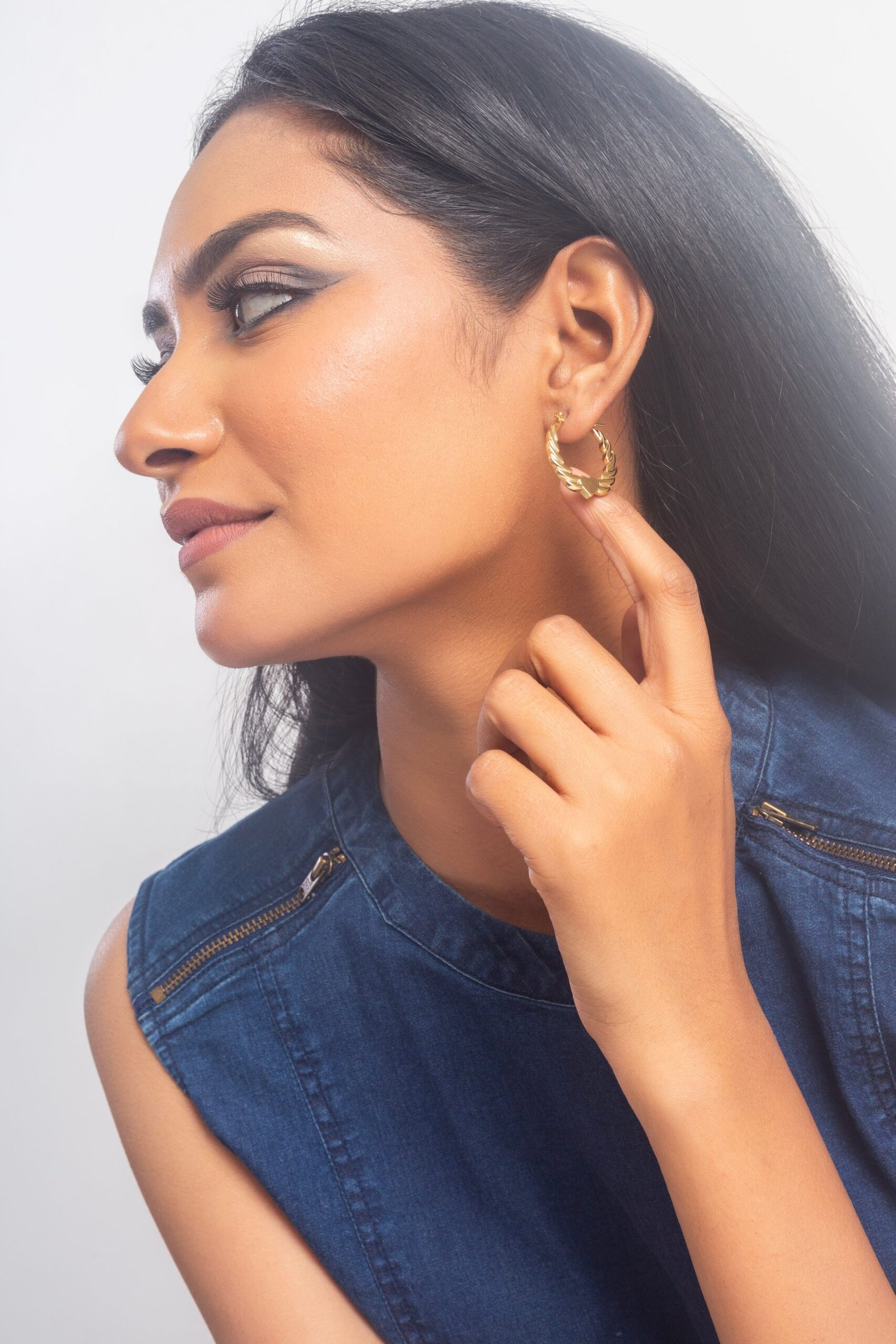 UNIHLC Twisted Gold Hoops - Image 3