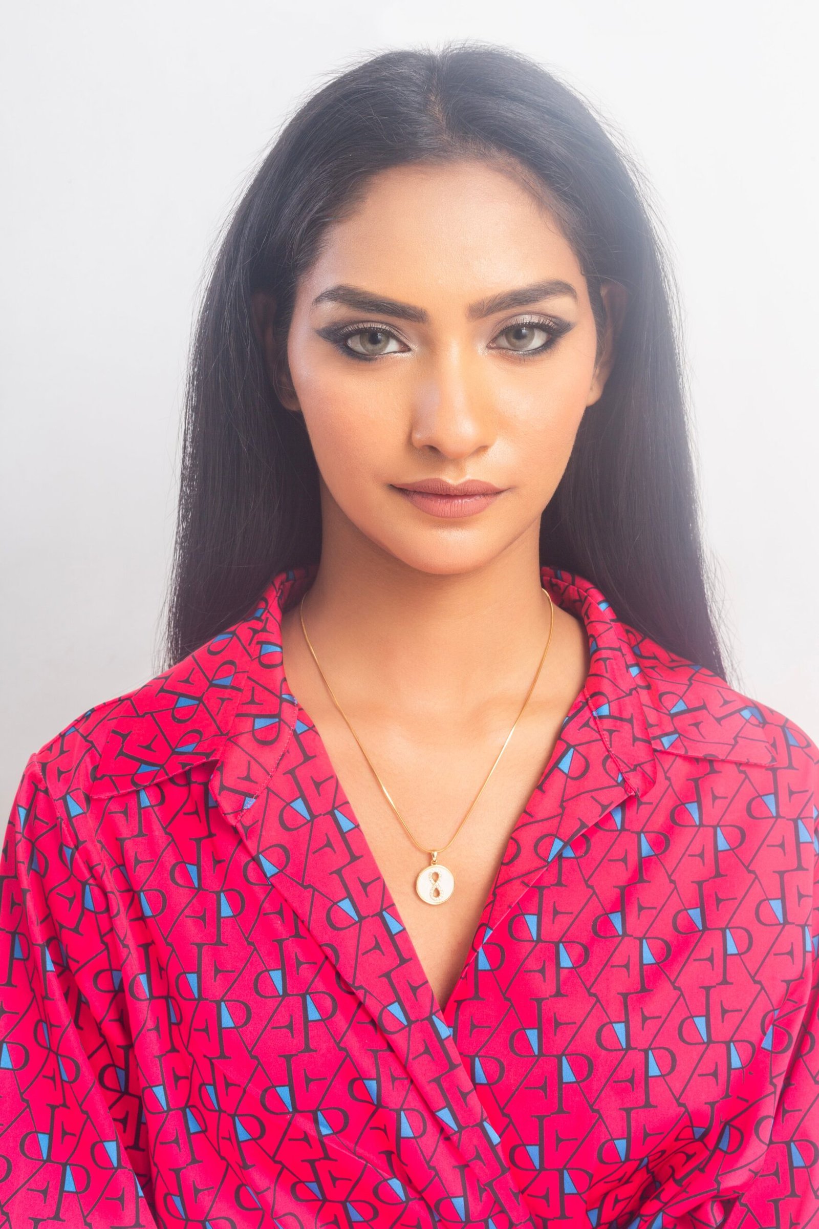 UNIHLC Golden Loop Drape Necklace - Image 2
