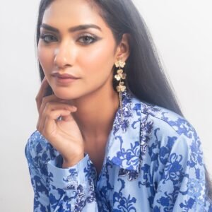 UNIHLC Golden Petal Earrings