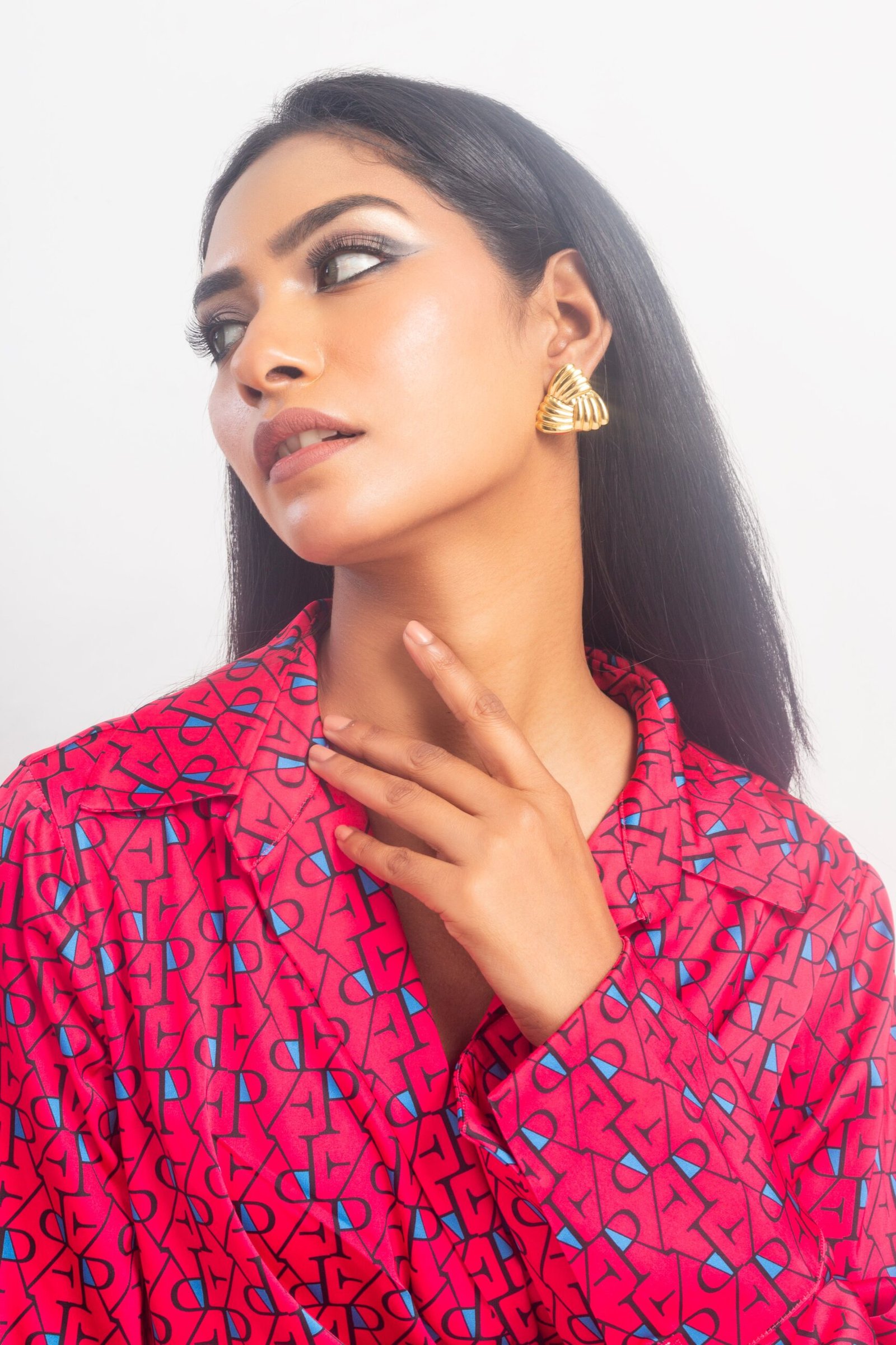 UNIHLC Golden Triangle Knot Earrings - Image 3