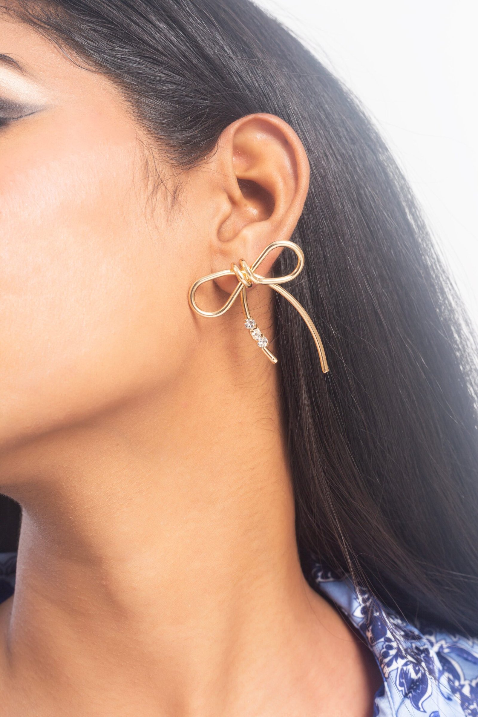 UNIHLC Golden Bow Earrings