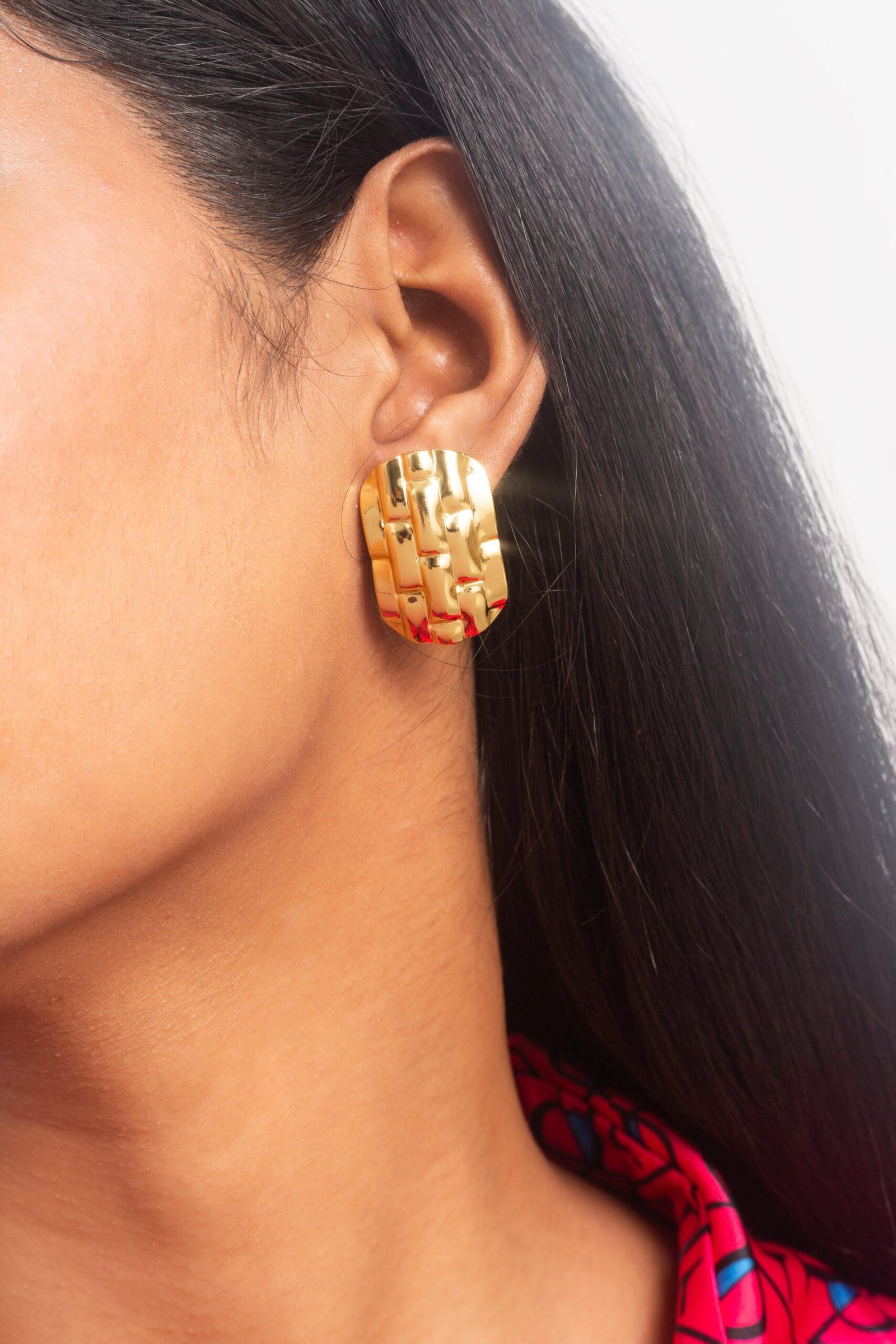 UNIHLC Gold Square Earrings