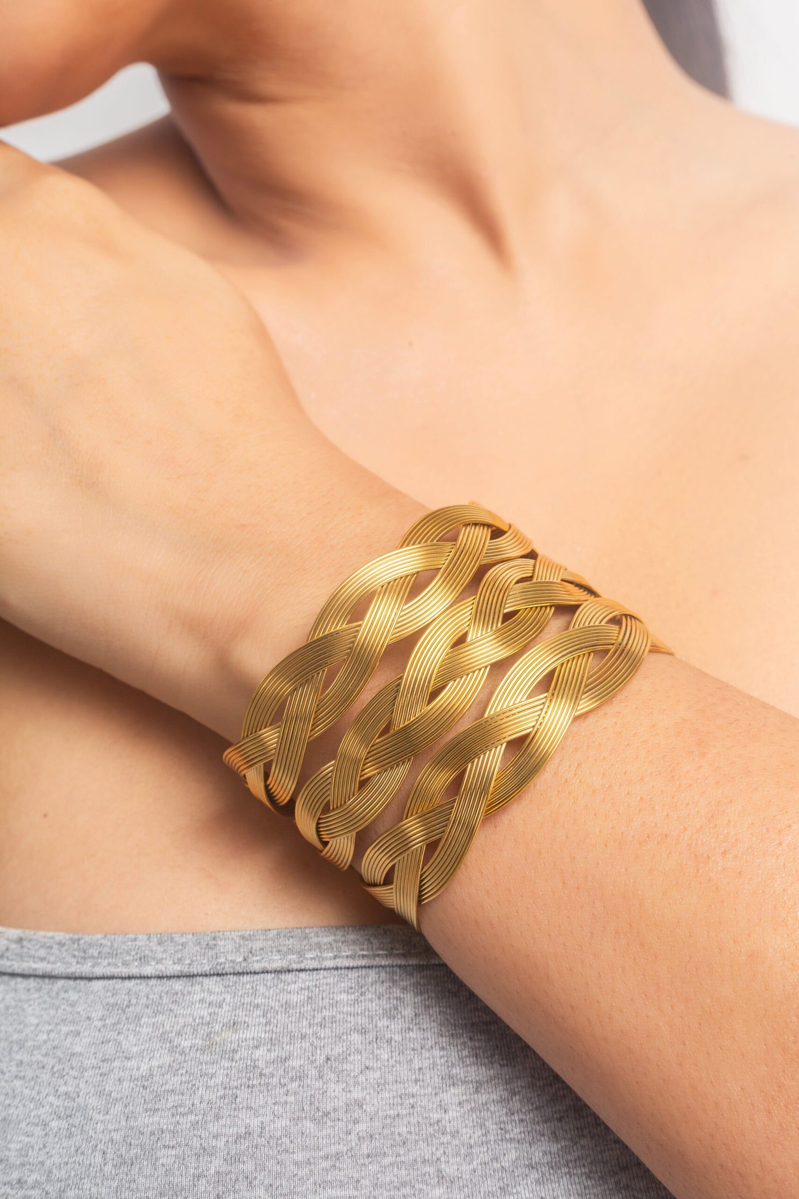 UNIHLC Canton Loop Bangle