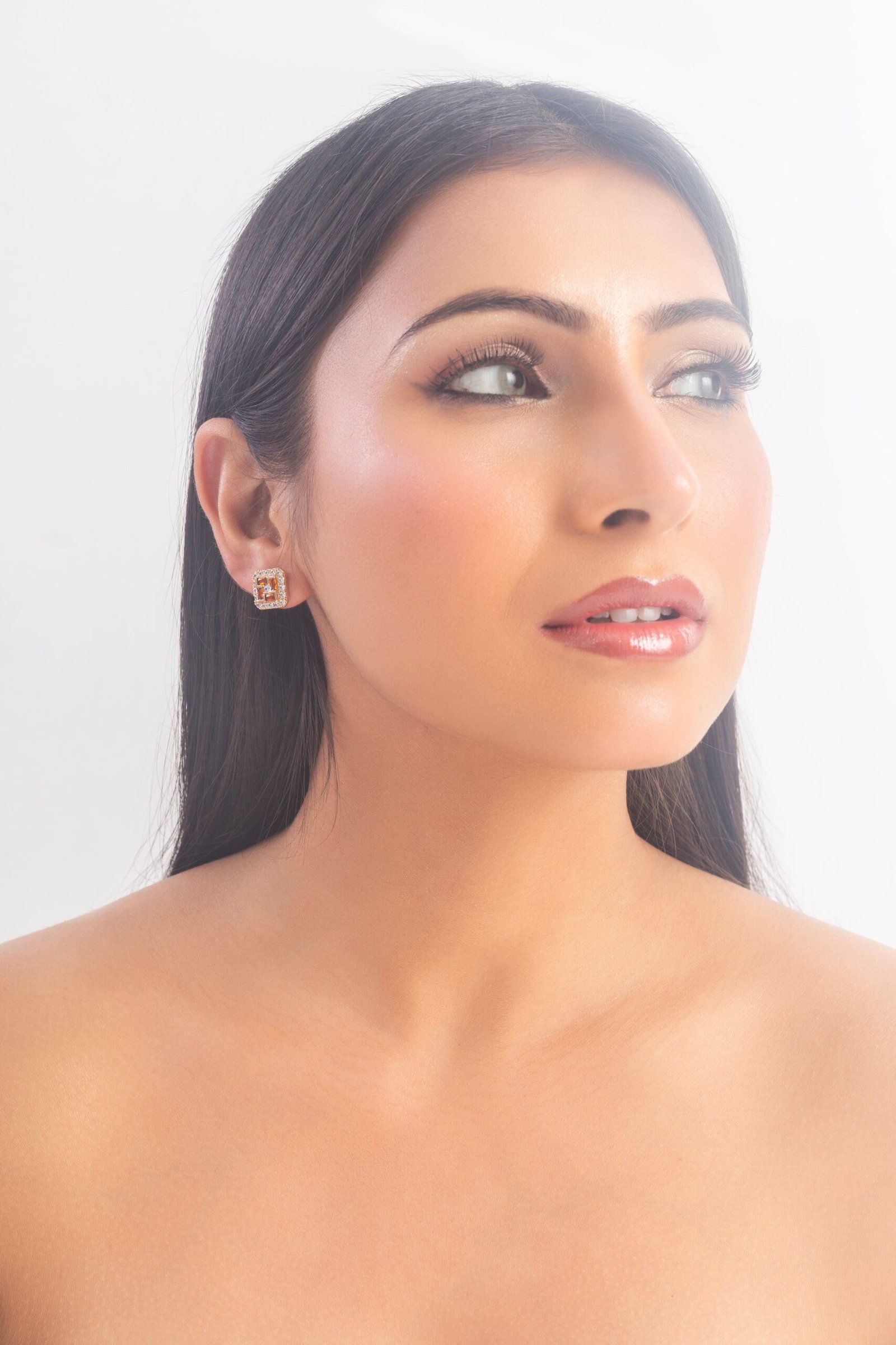 UNIHLC Diamond Square Studs - Image 4