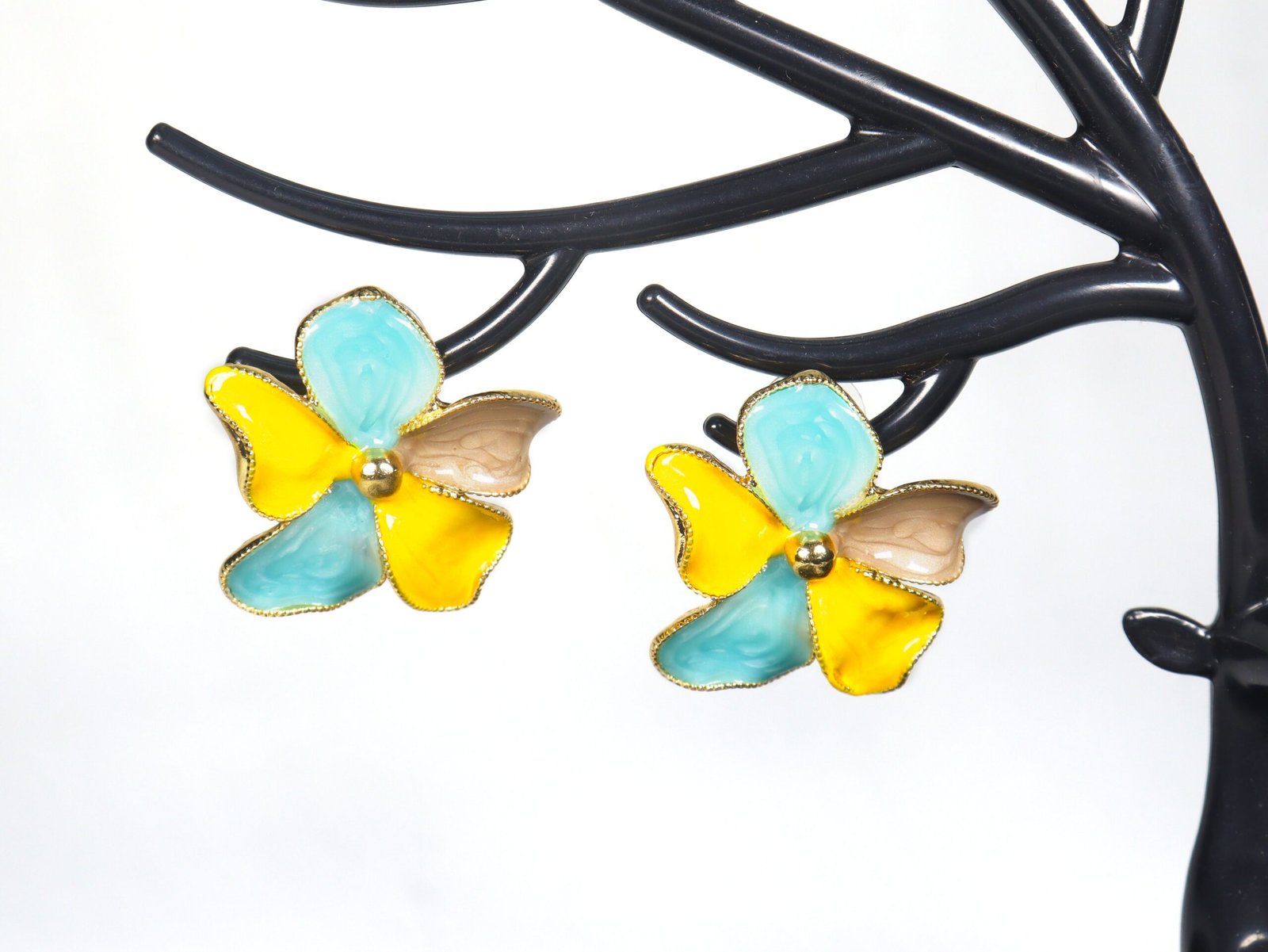 UNIHLC Multibloom Studs - Image 4