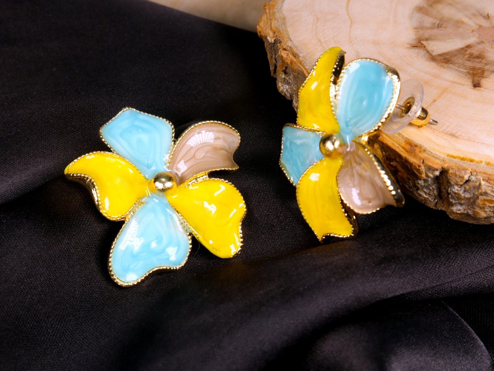 UNIHLC Multibloom Studs - Image 2