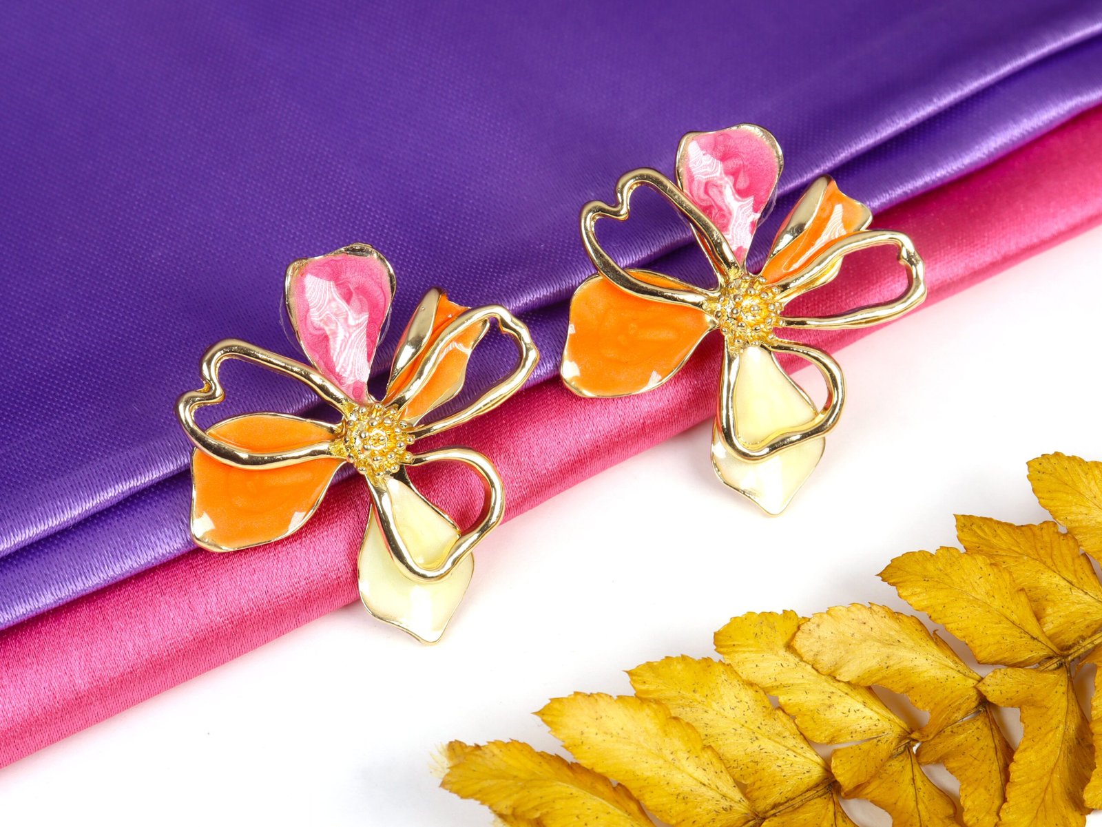 UNIHLC Colorbloom Studs - Image 3